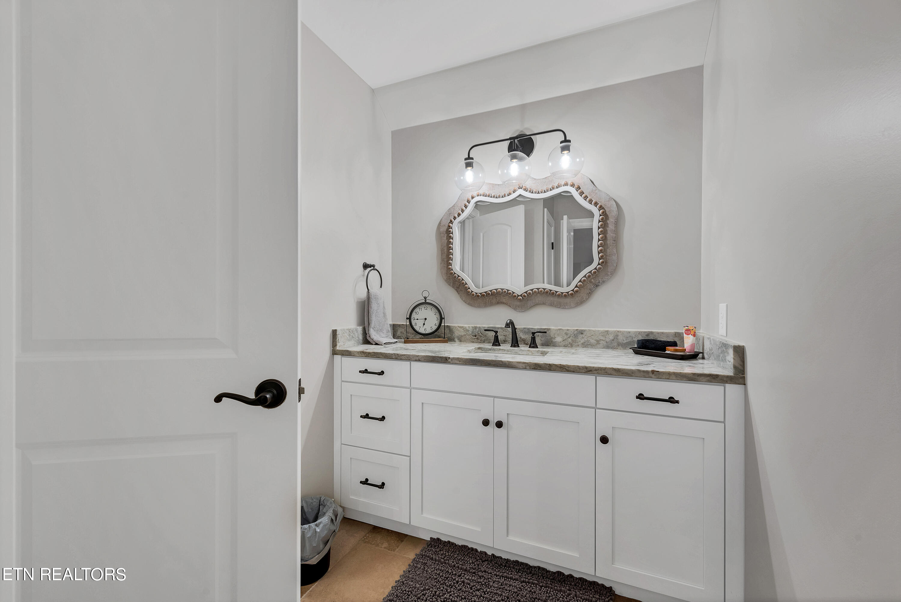 1127 N Heritage Drive