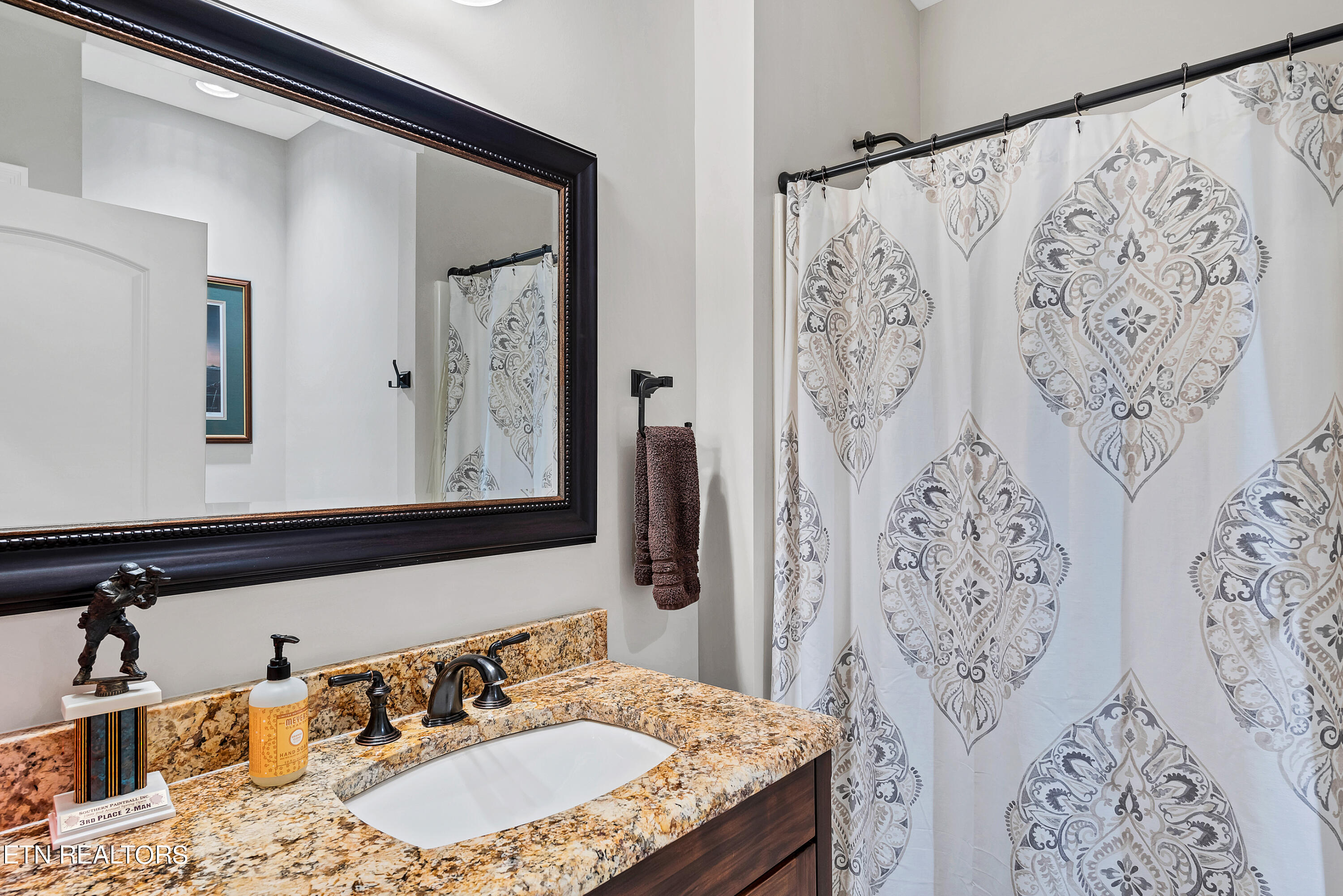 1127 N Heritage Drive