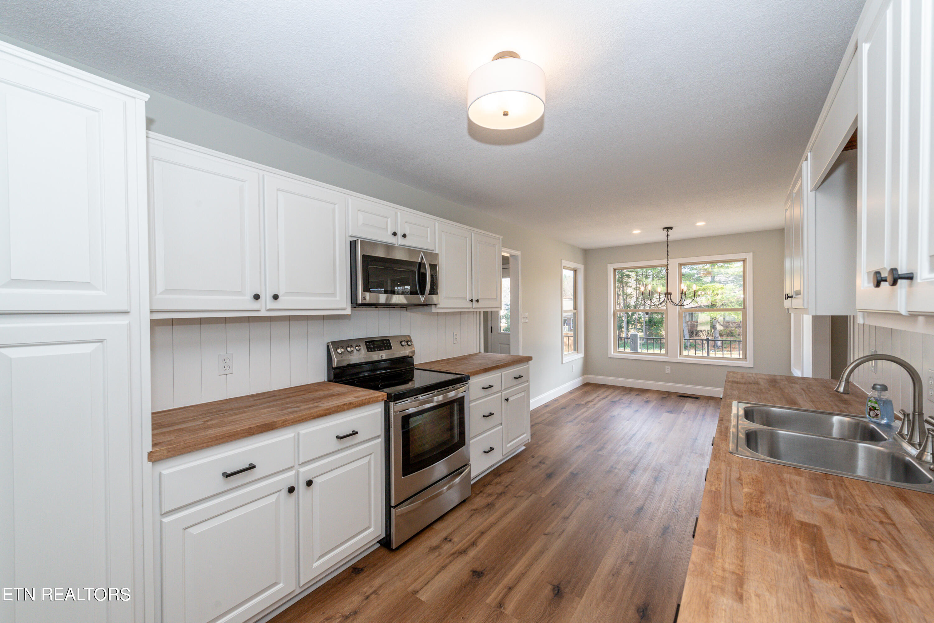 1828 Westcliff Drive