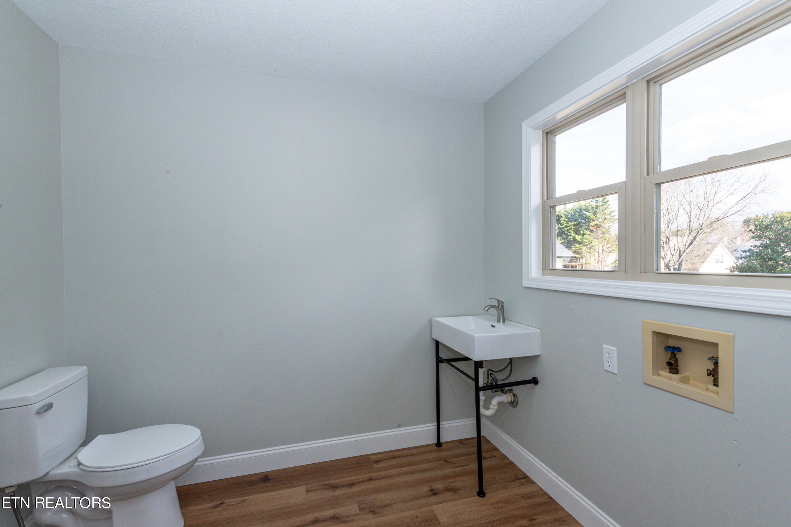 1828 Westcliff Drive