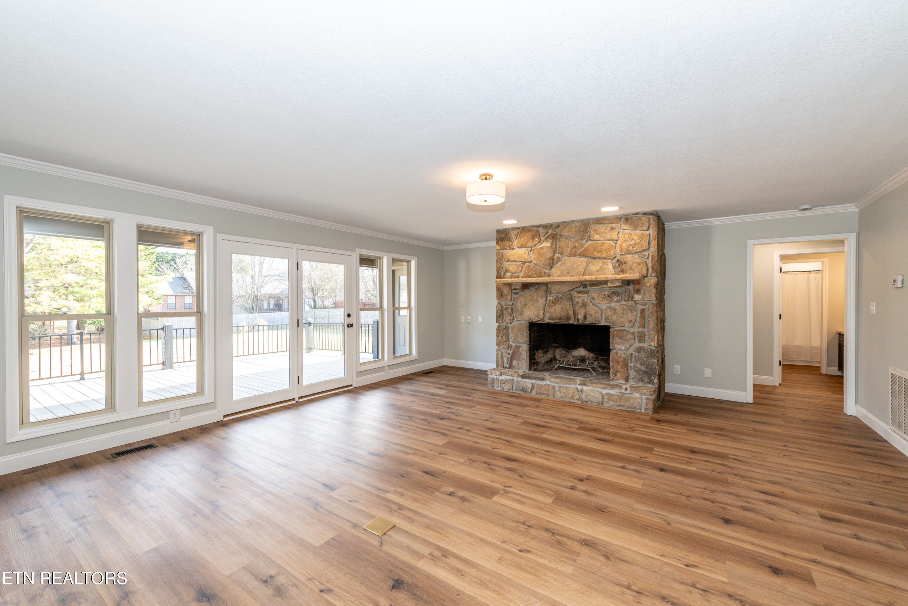 1828 Westcliff Drive