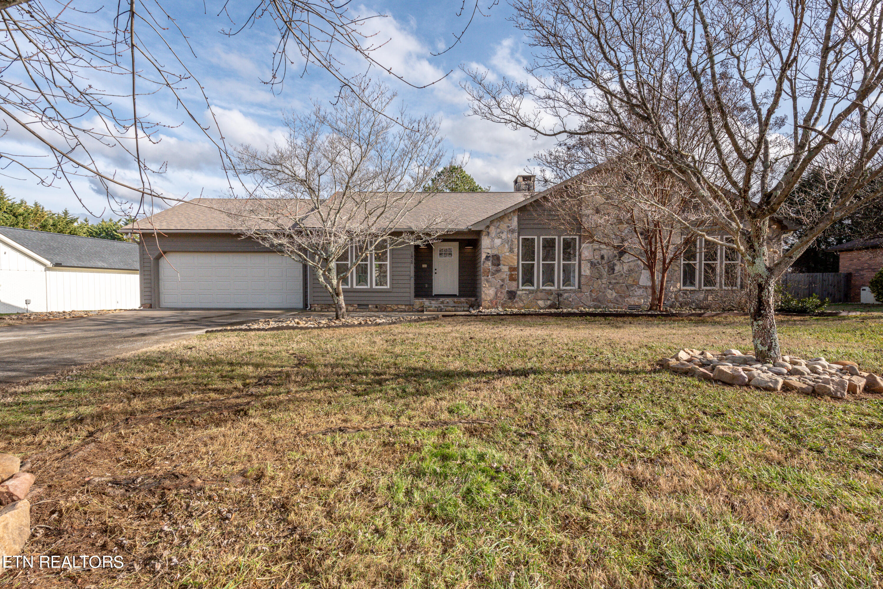 1828 Westcliff Drive