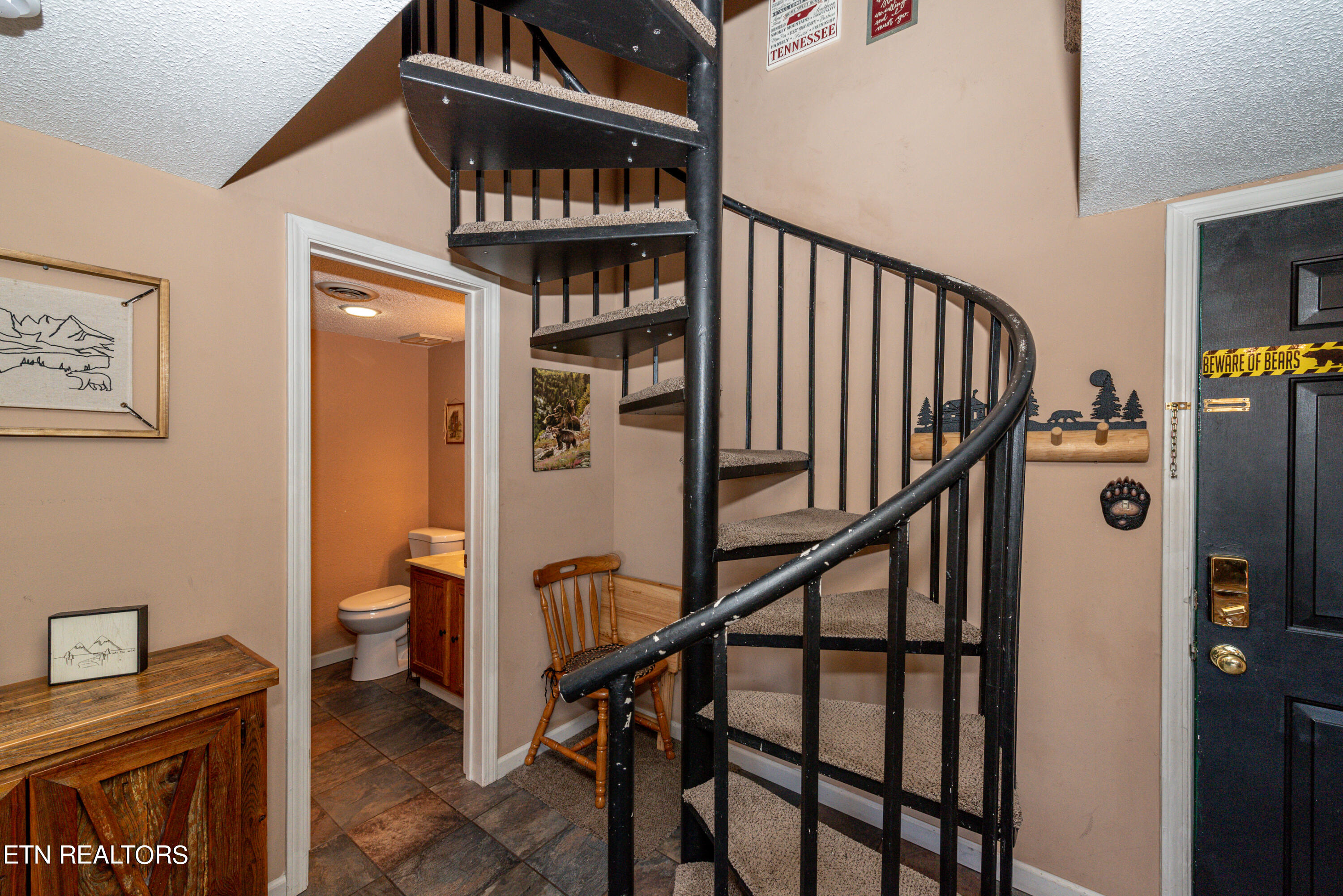 1380 Ski View Drive, 1305