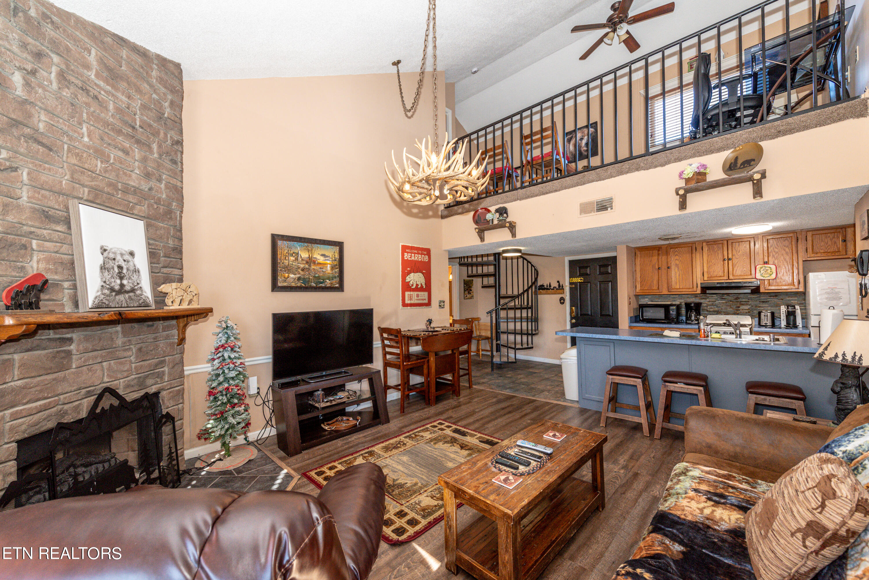 1380 Ski View Drive, 1305