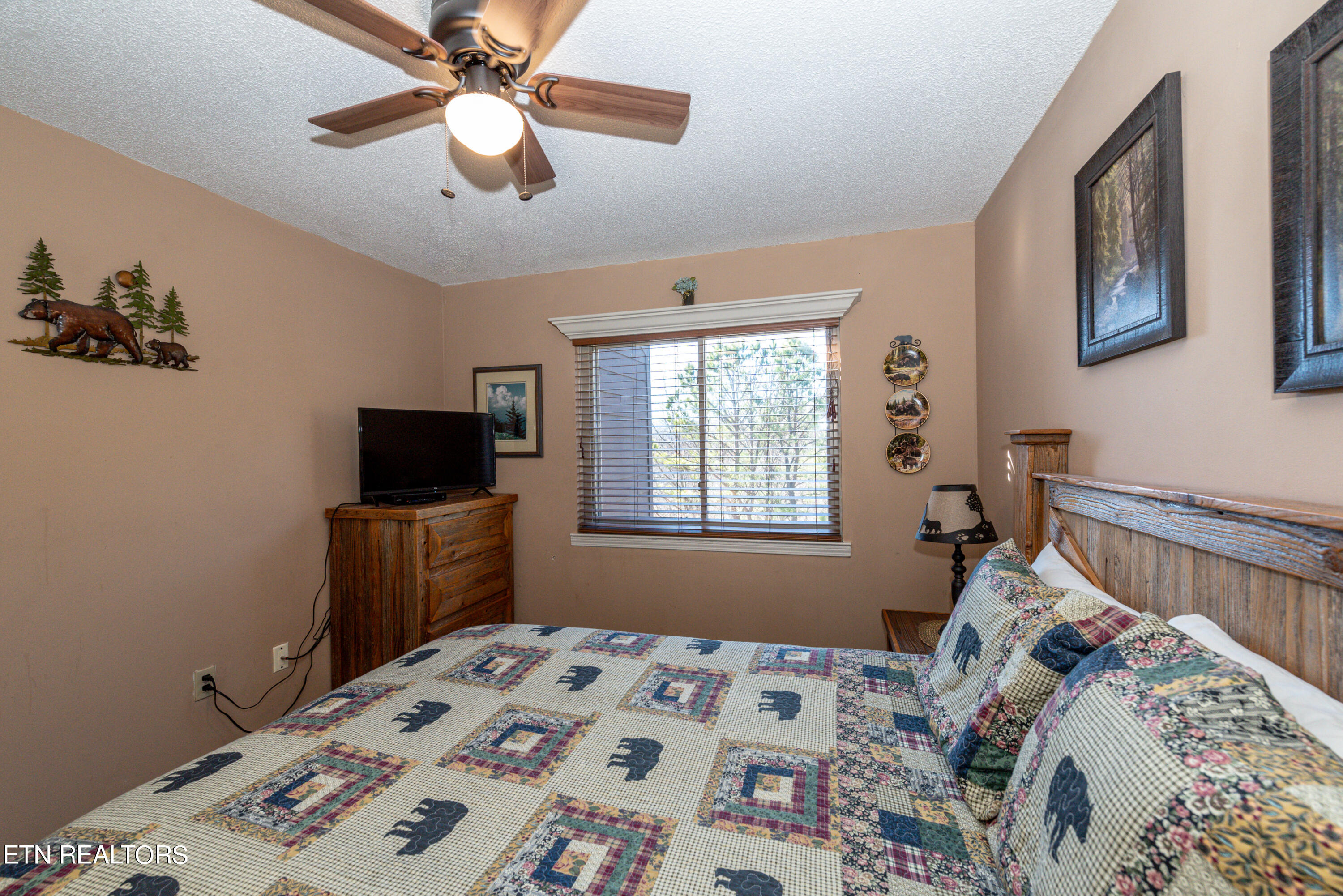 1380 Ski View Drive, 1305