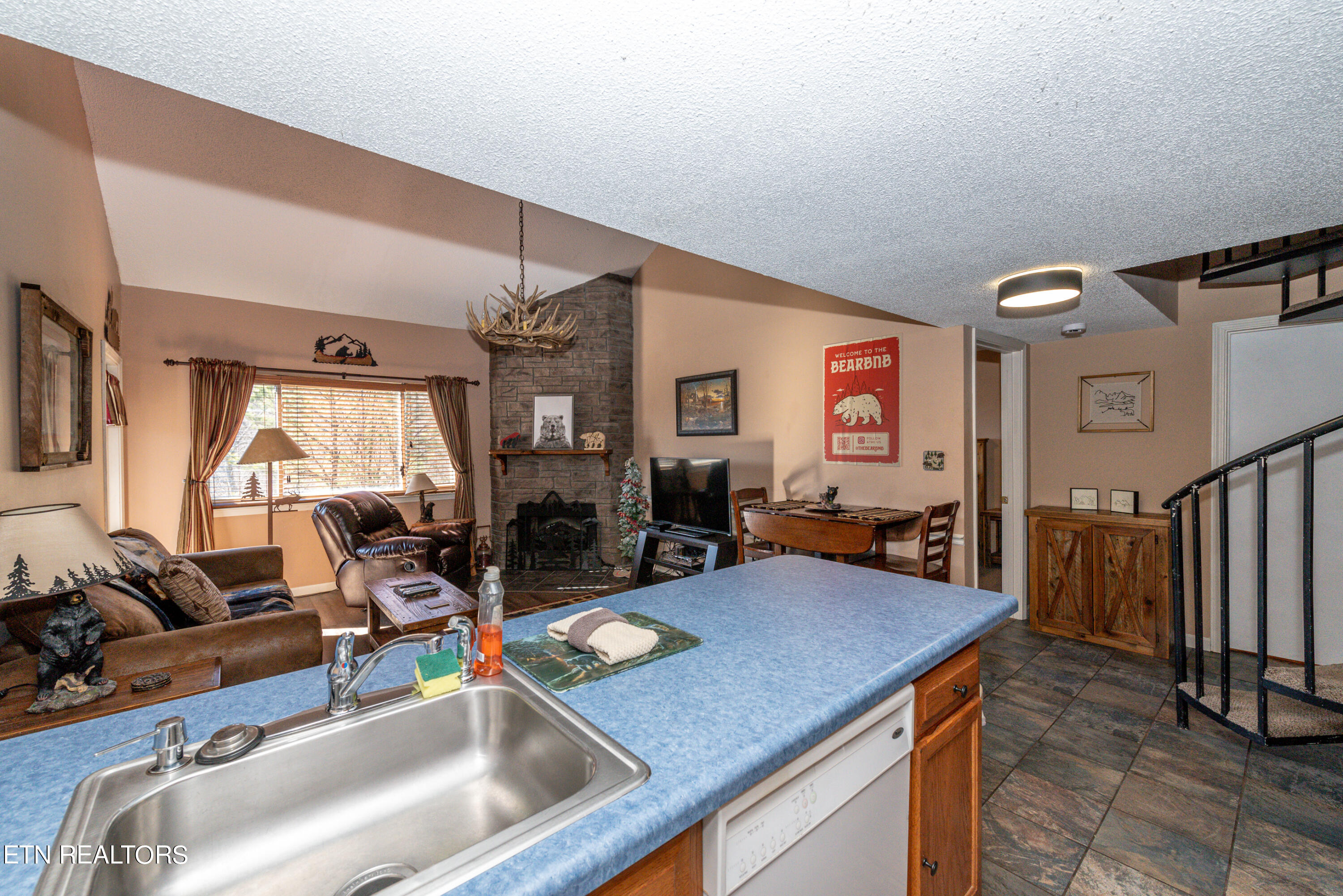 1380 Ski View Drive, 1305