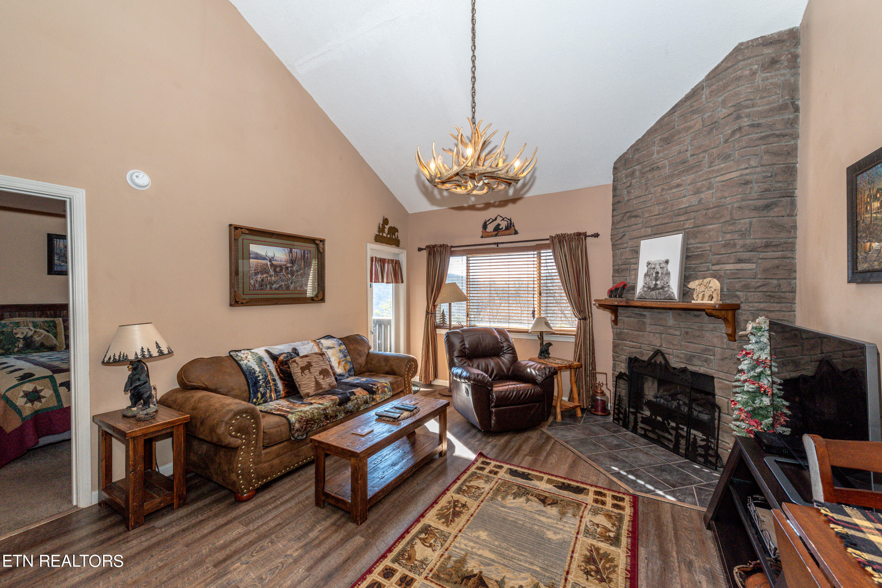 1380 Ski View Drive, 1305