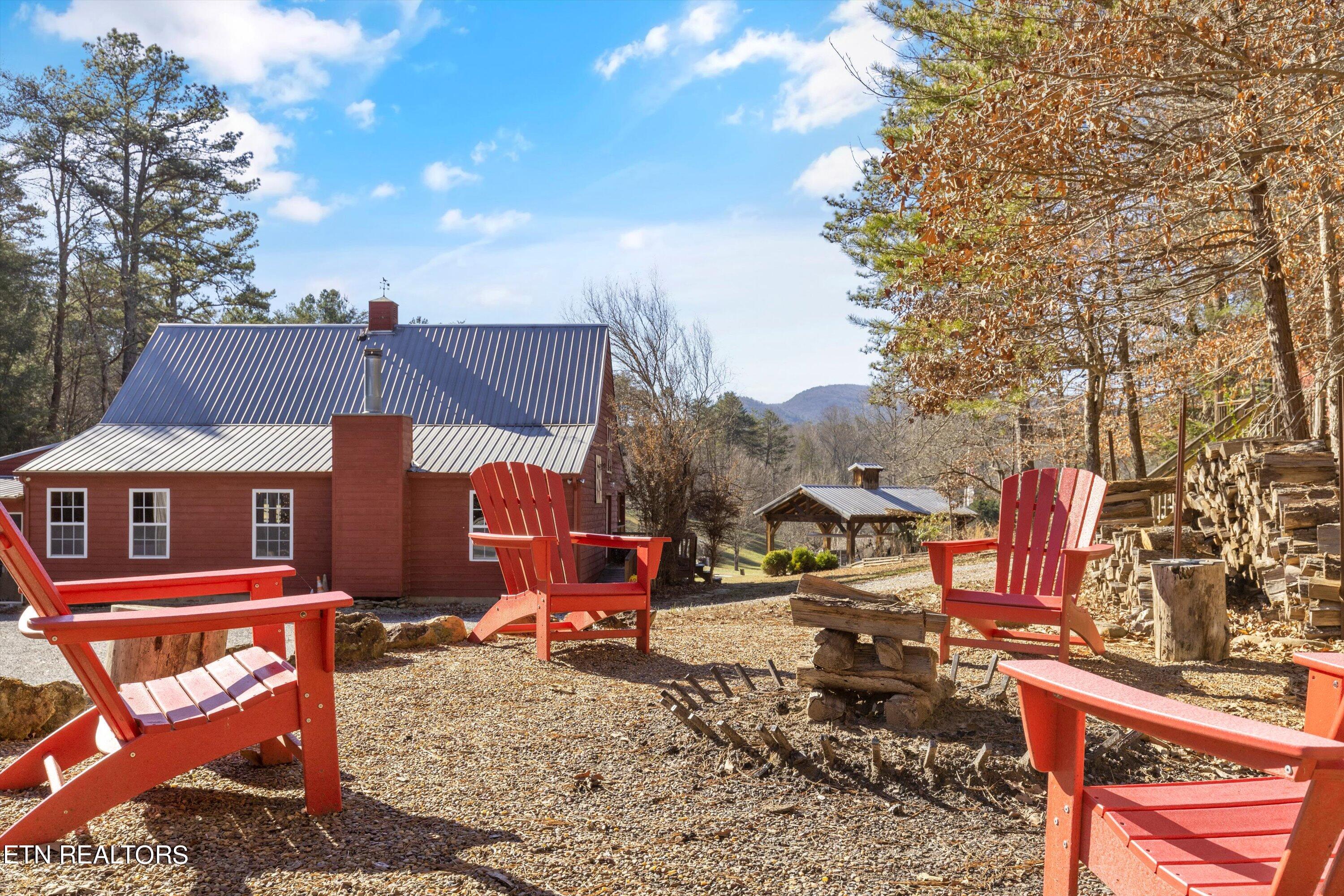 1335 W Millers Cove Rd