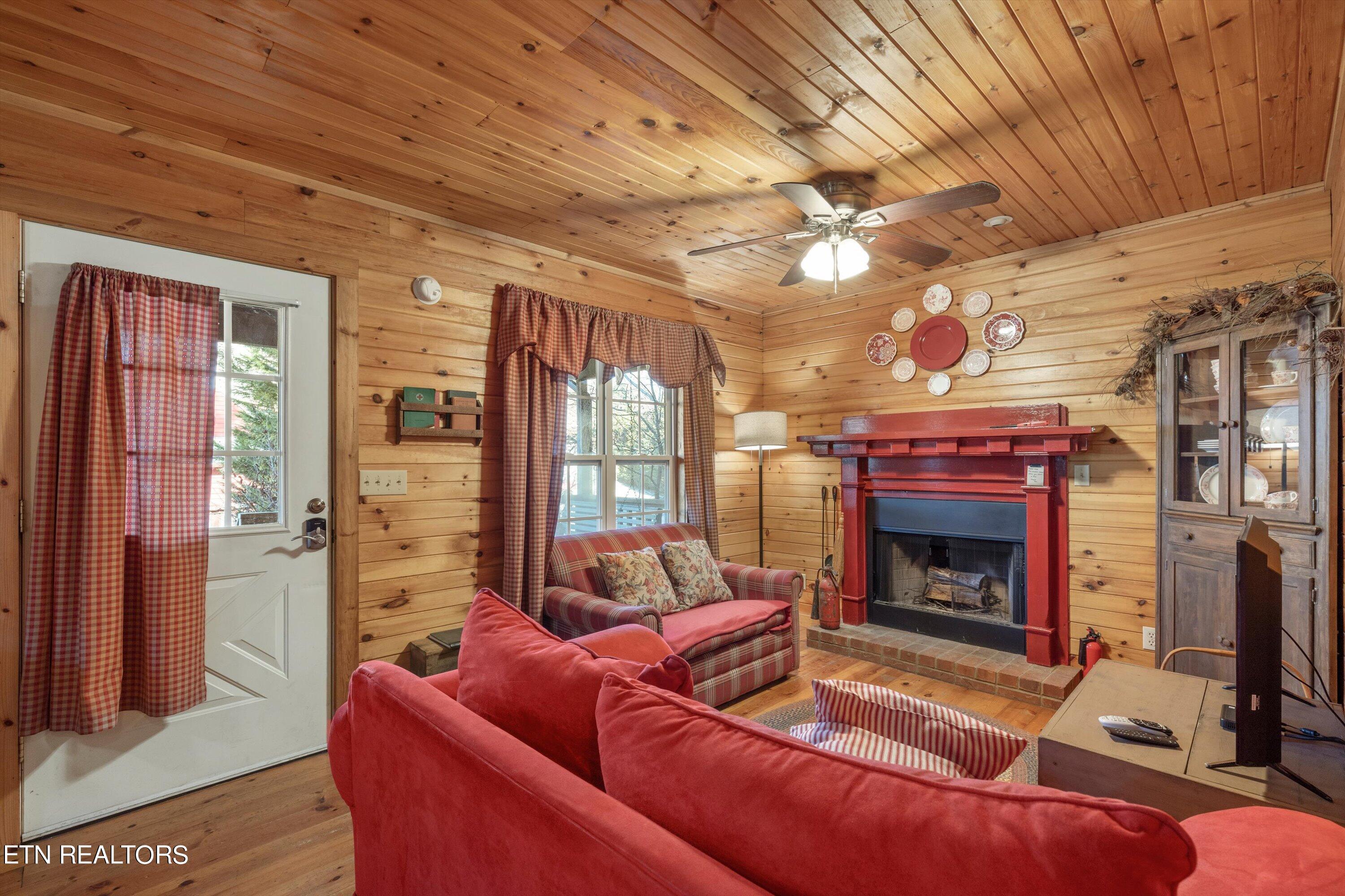 1335 W Millers Cove Rd