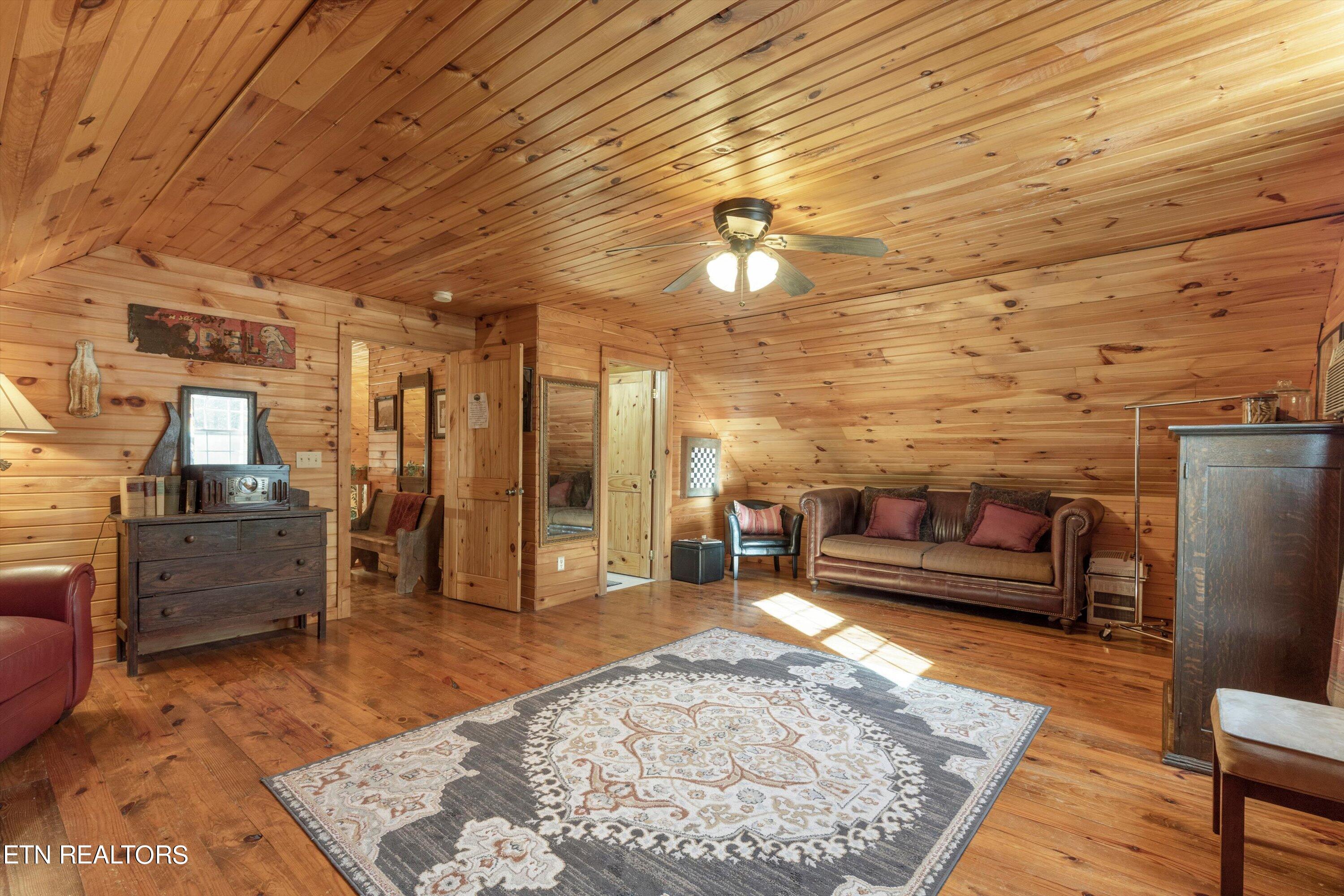 1335 W Millers Cove Rd