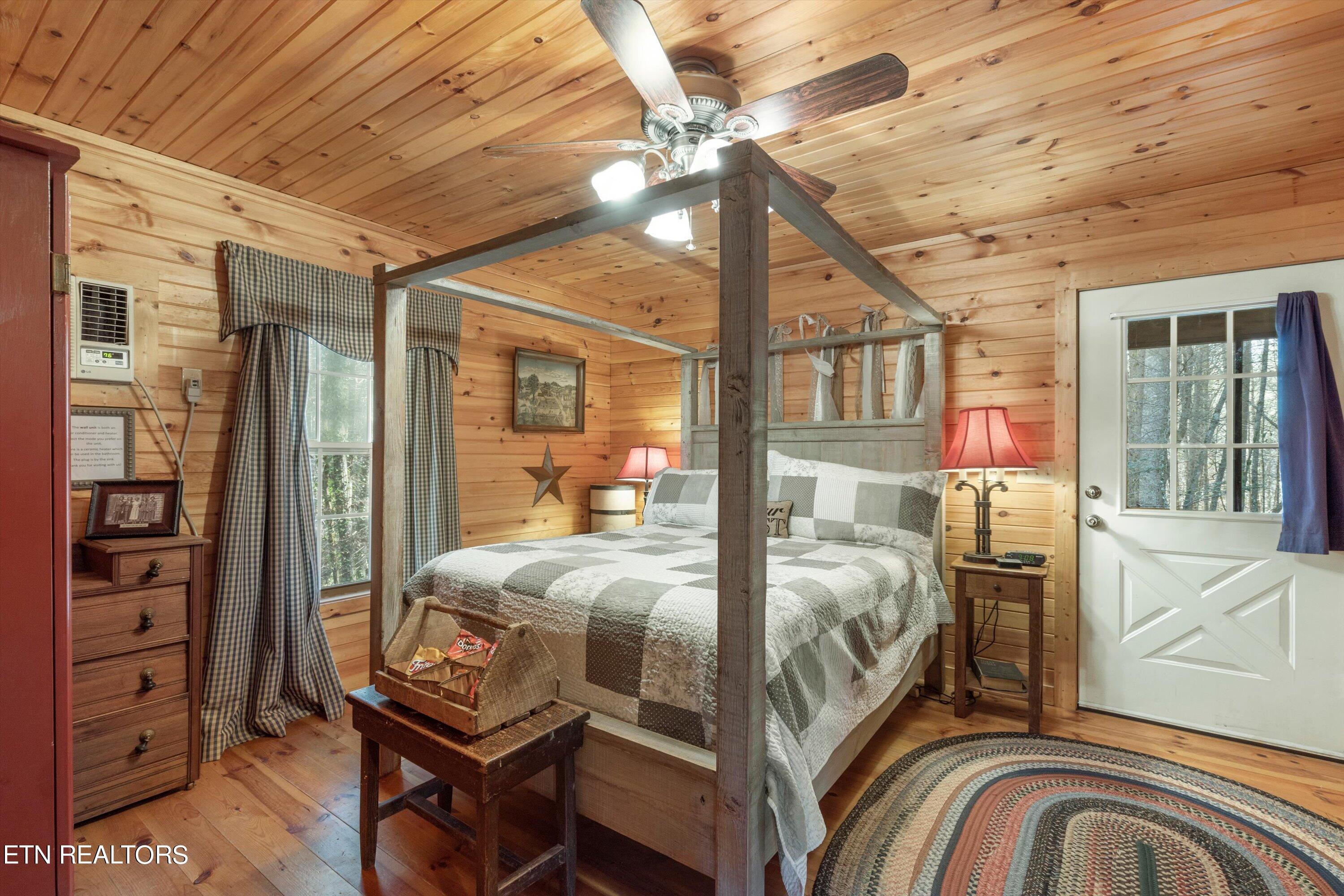 1335 W Millers Cove Rd