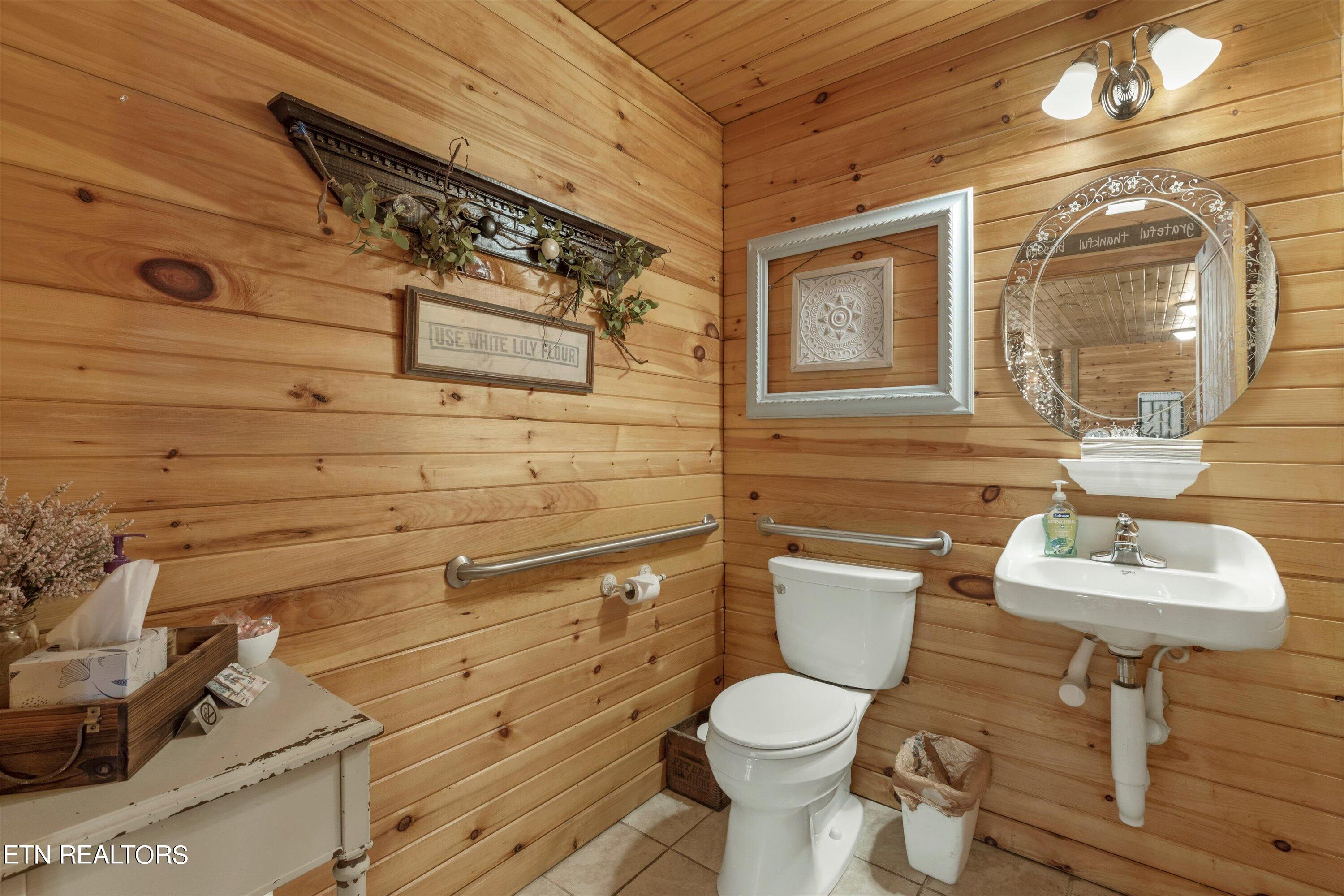 1335 W Millers Cove Rd