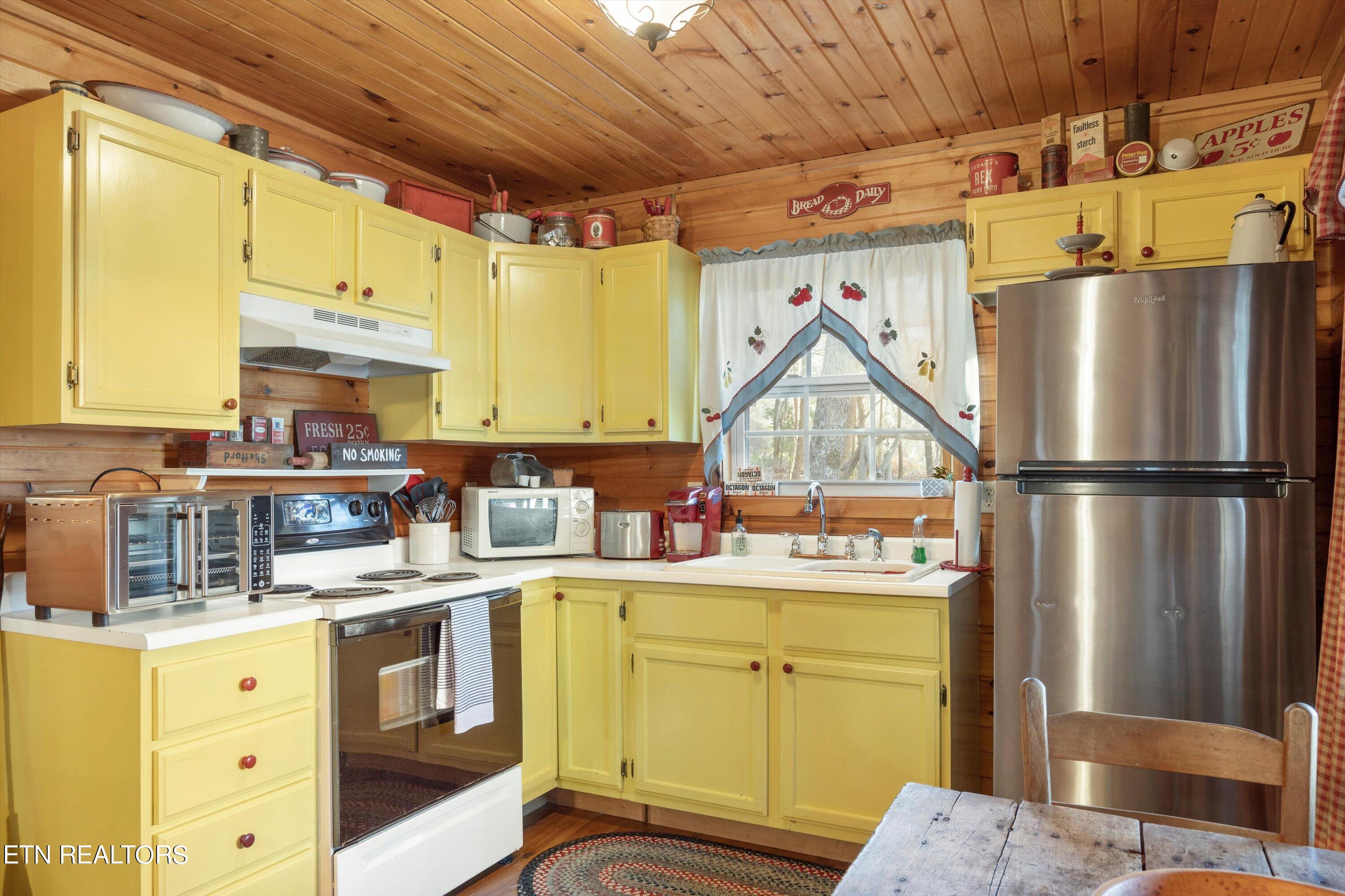 1335 W Millers Cove Rd