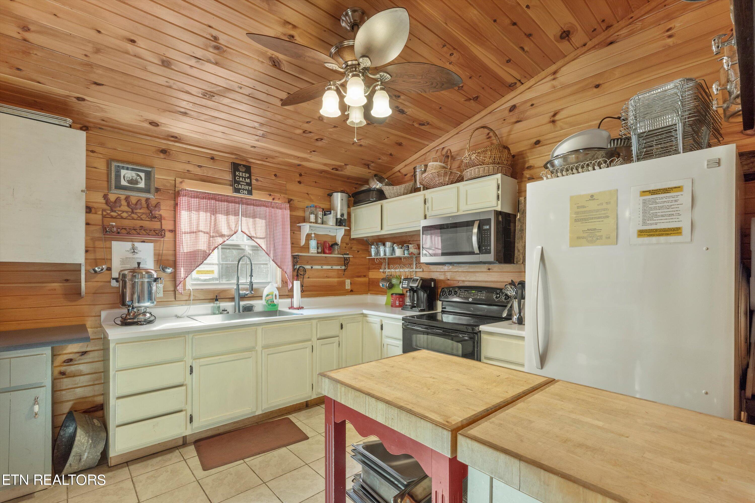 1335 W Millers Cove Rd