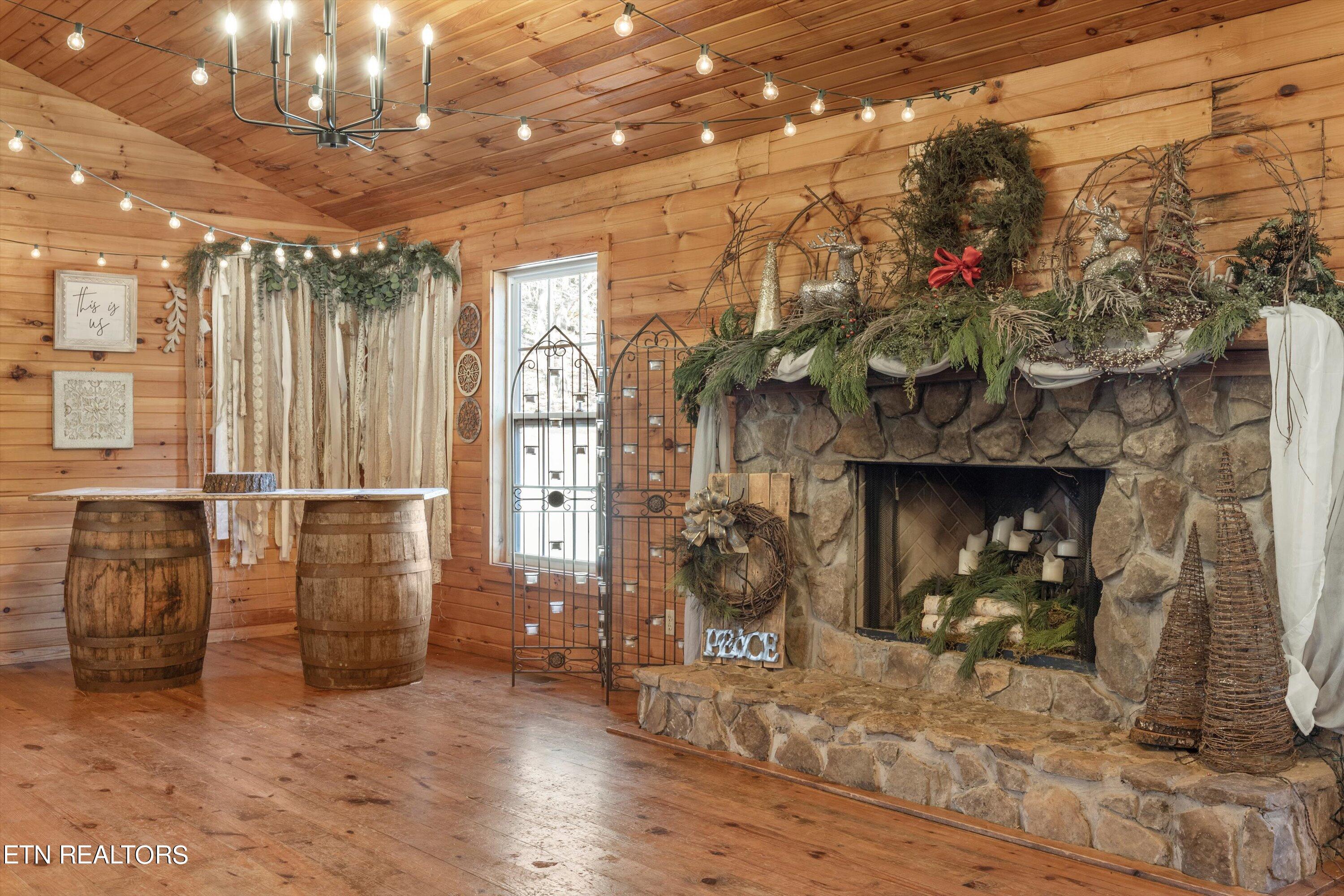 1335 W Millers Cove Rd