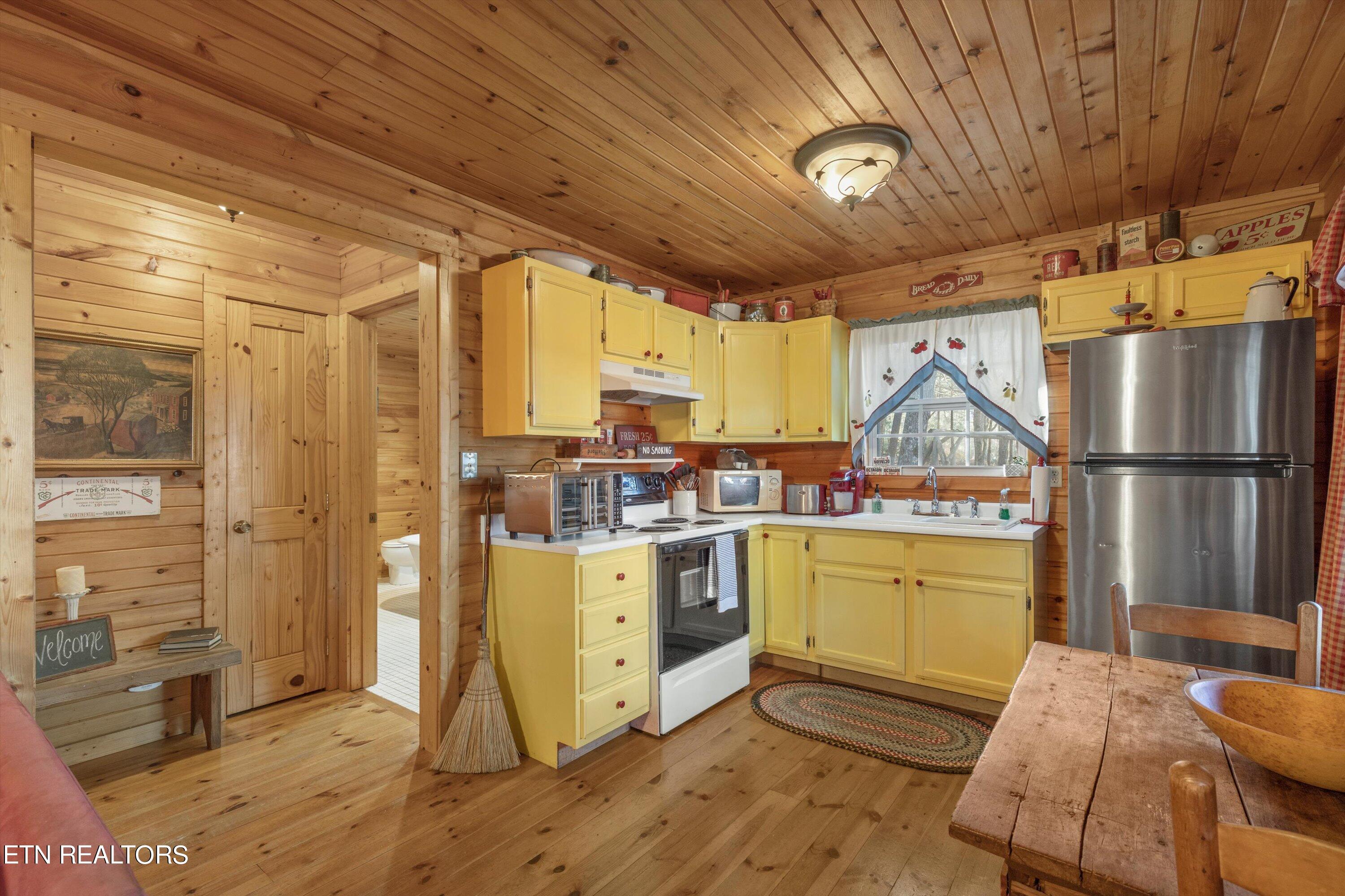 1335 W Millers Cove Rd