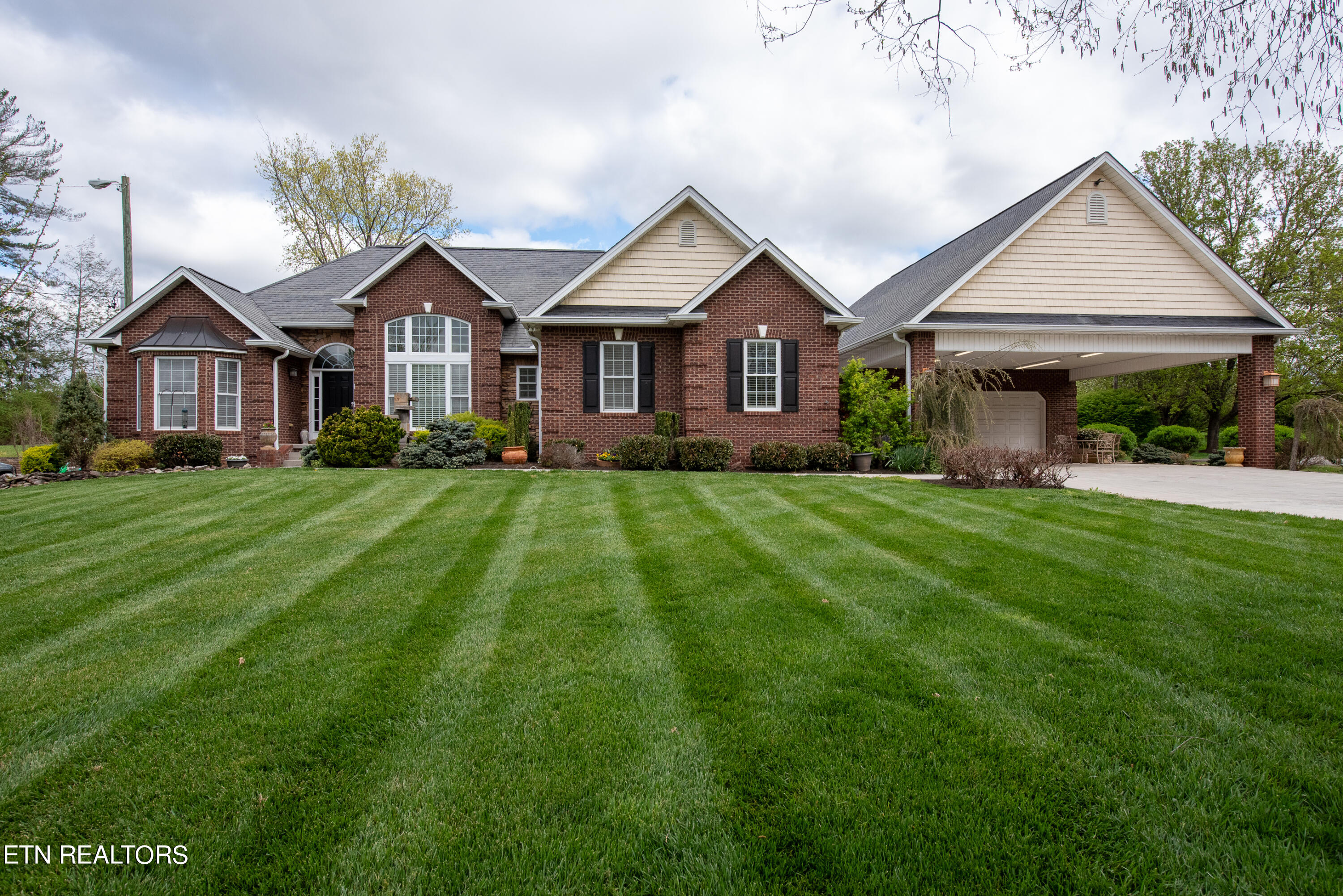 315 Crossfield Drive