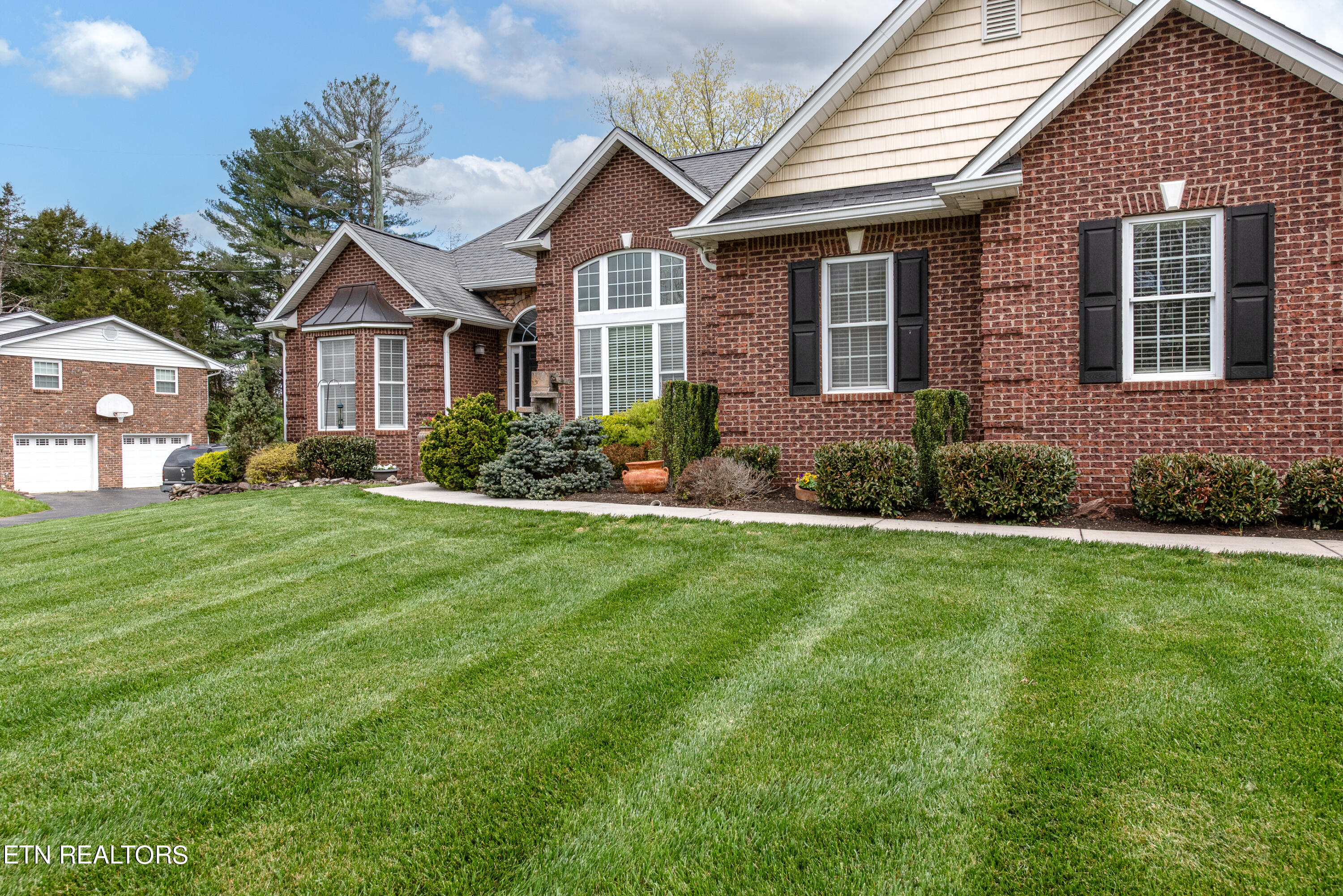 315 Crossfield Drive