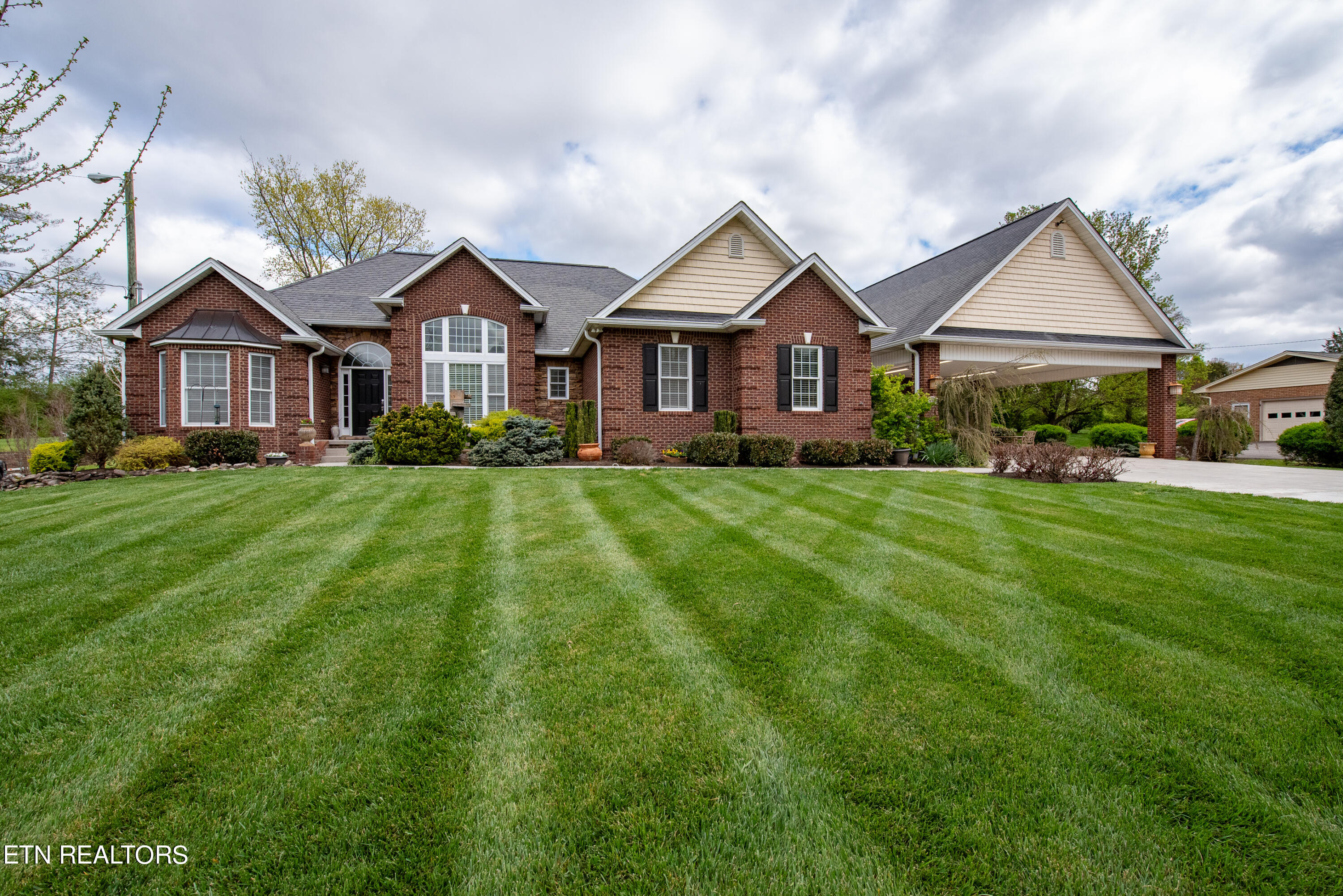 315 Crossfield Drive