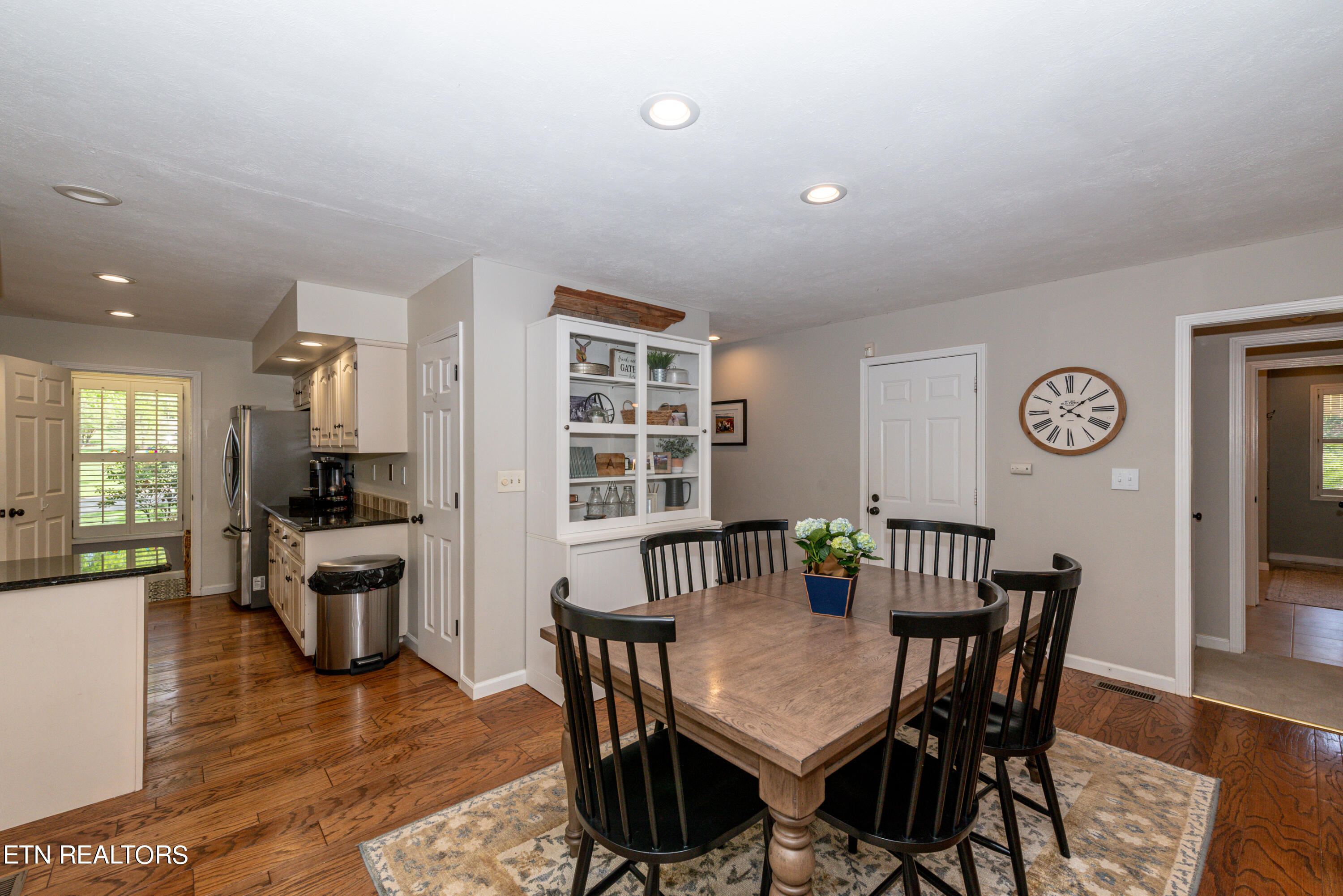 702 Knights Bridge Rd