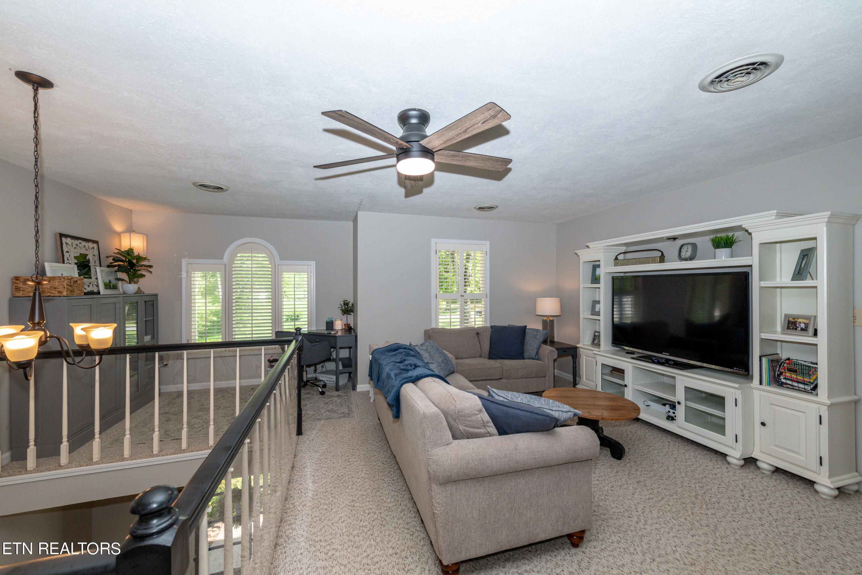 702 Knights Bridge Rd