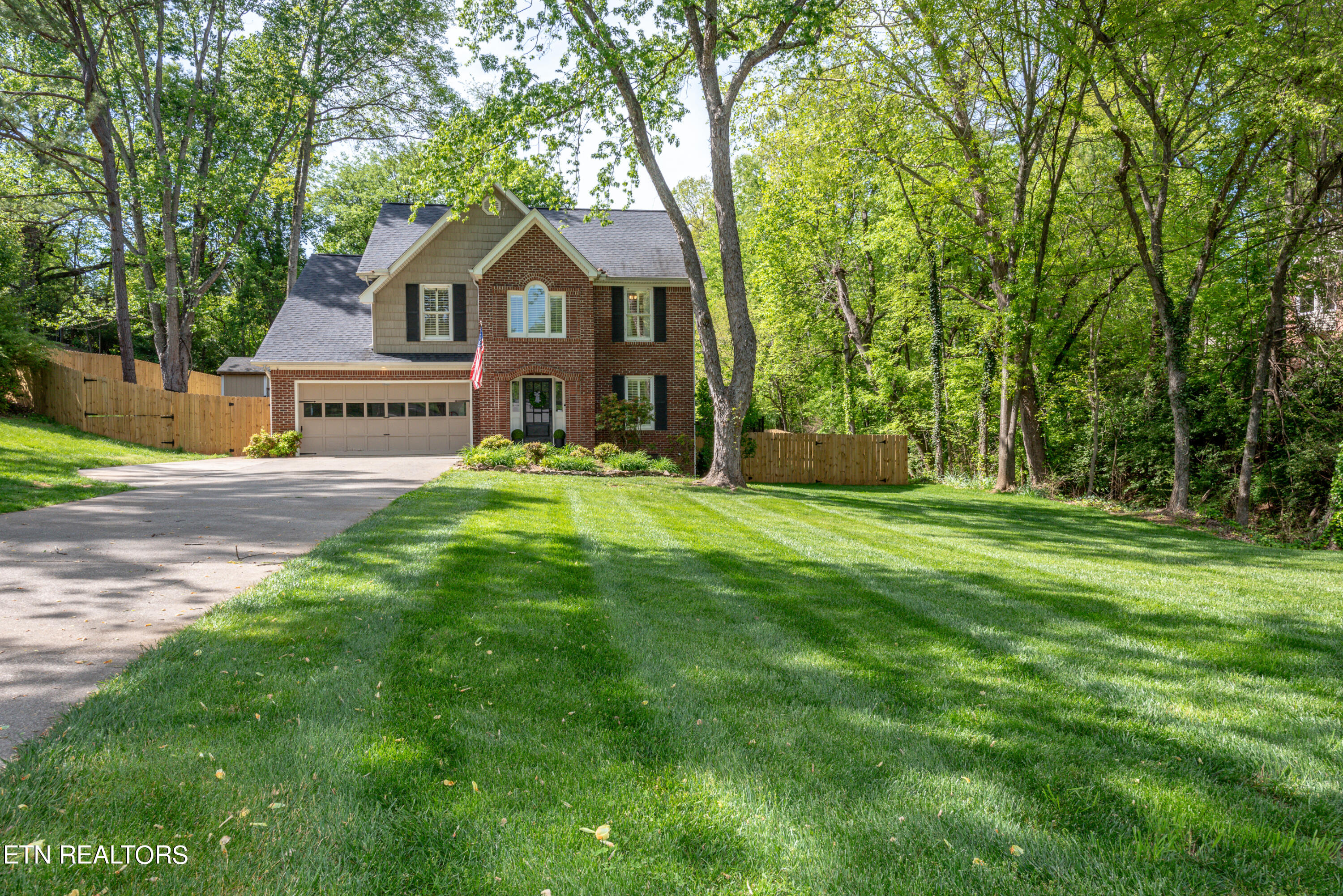 702 Knights Bridge Rd