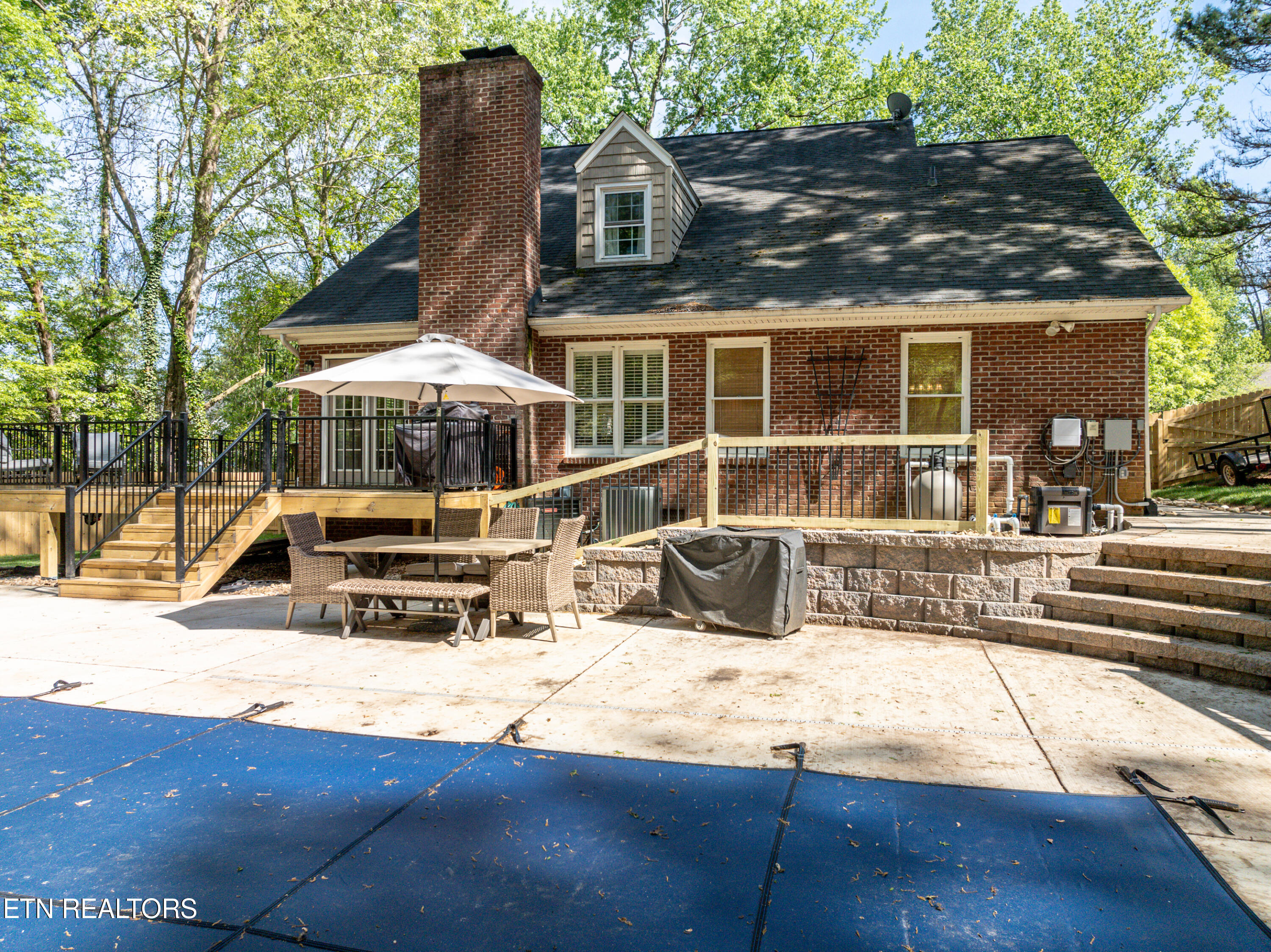 702 Knights Bridge Rd