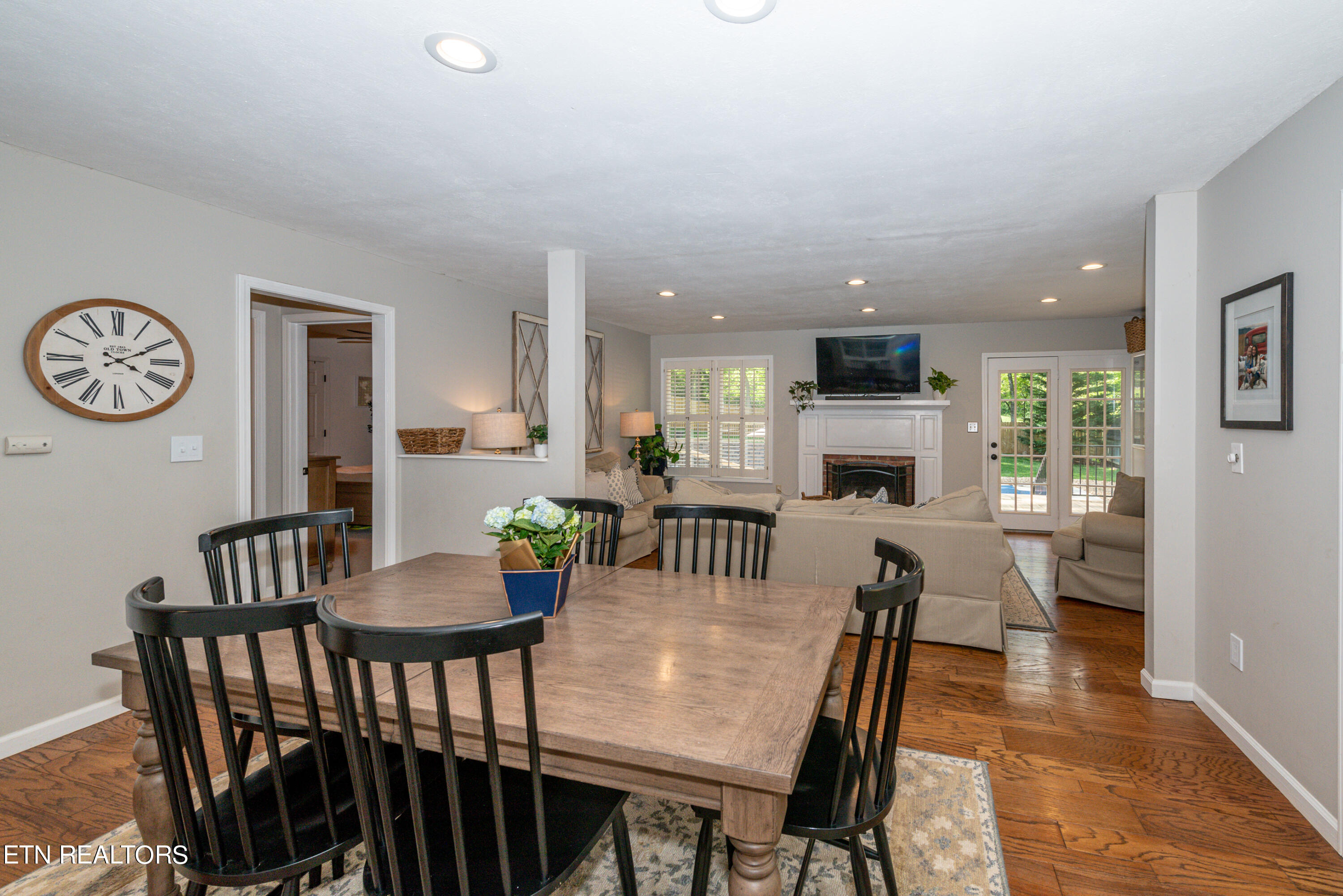 702 Knights Bridge Rd