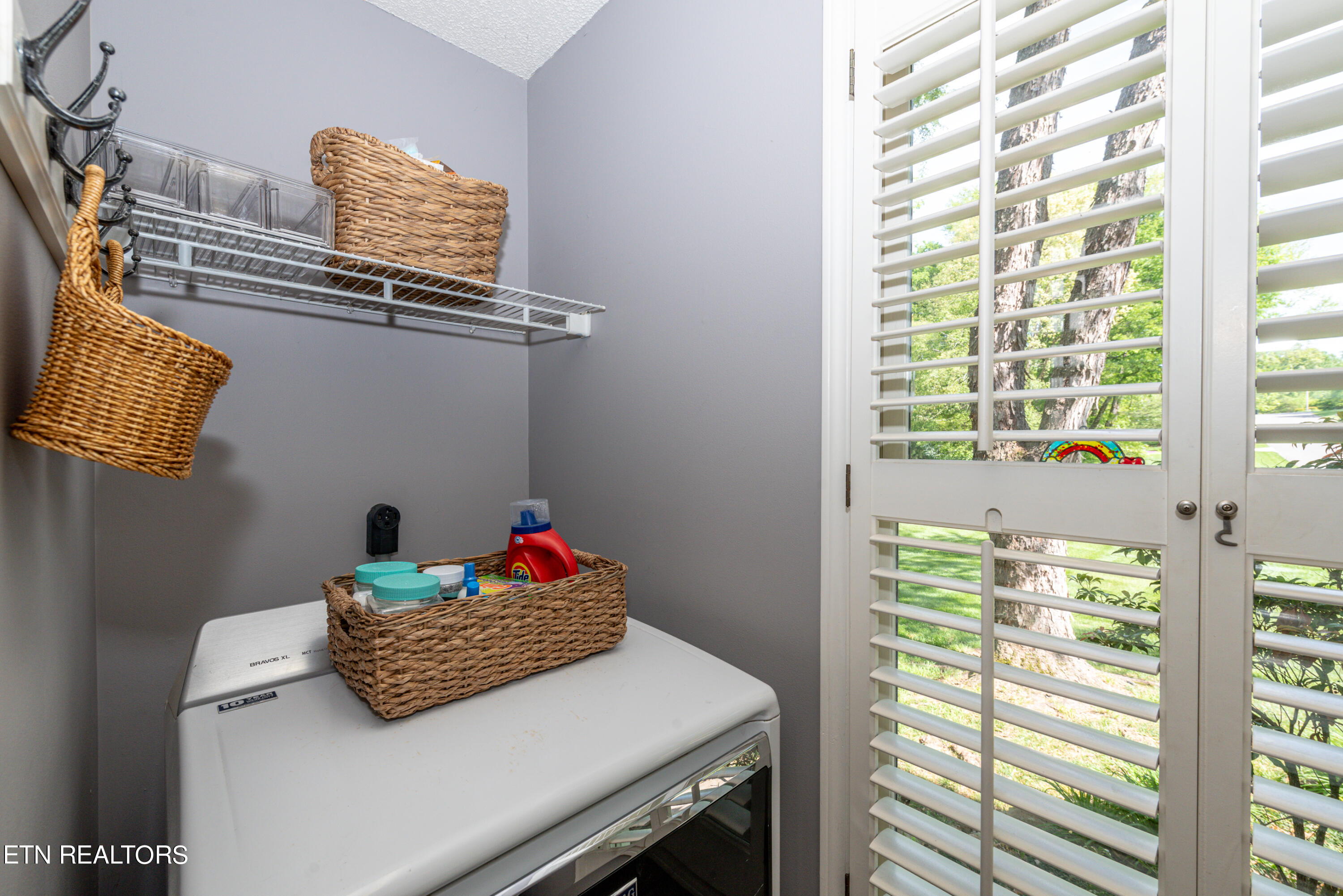 702 Knights Bridge Rd