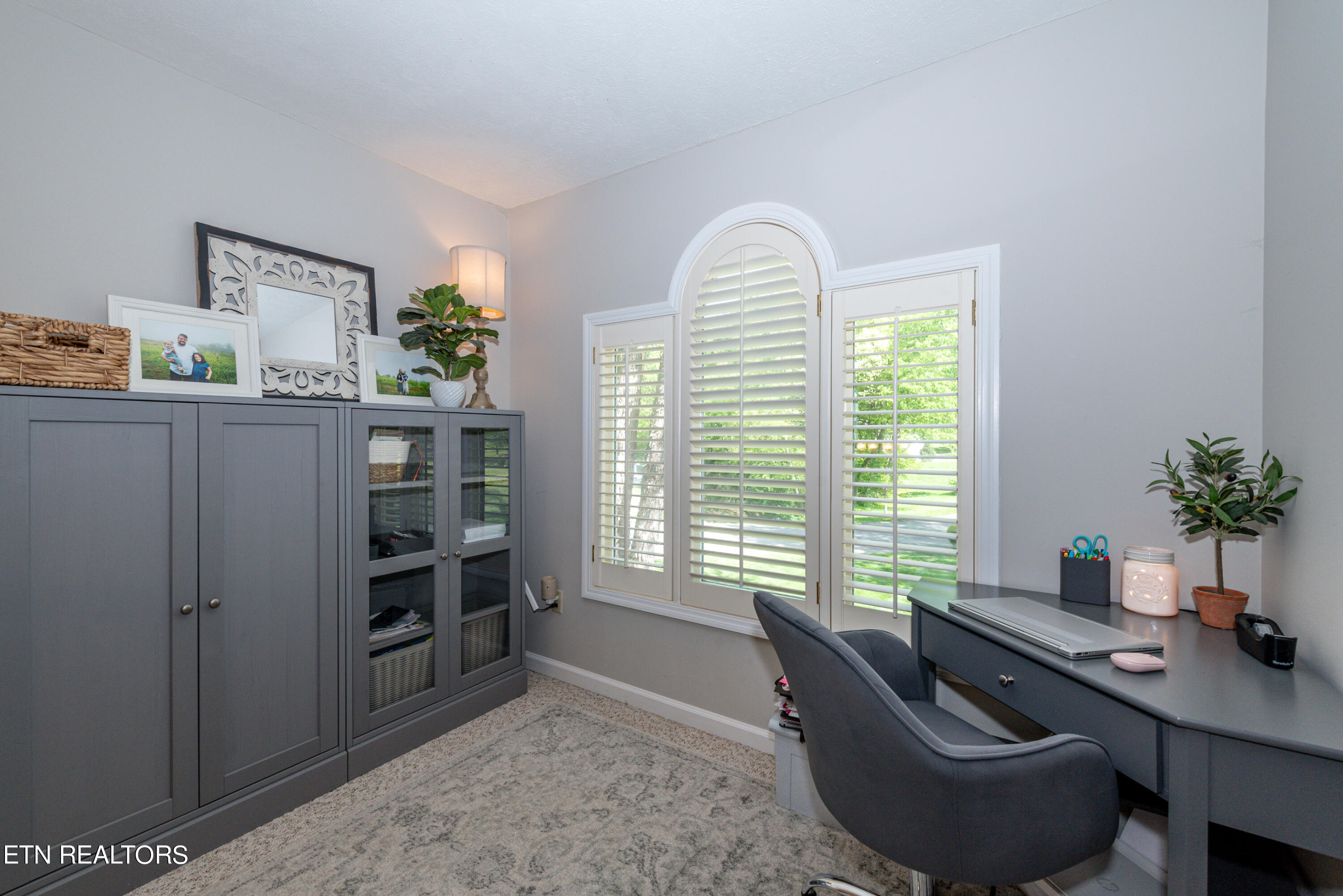 702 Knights Bridge Rd