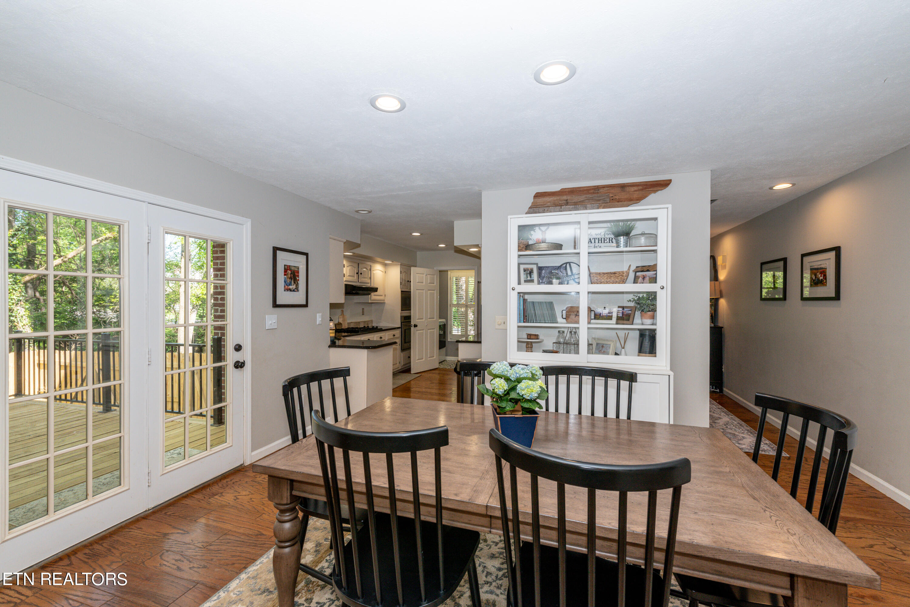 702 Knights Bridge Rd