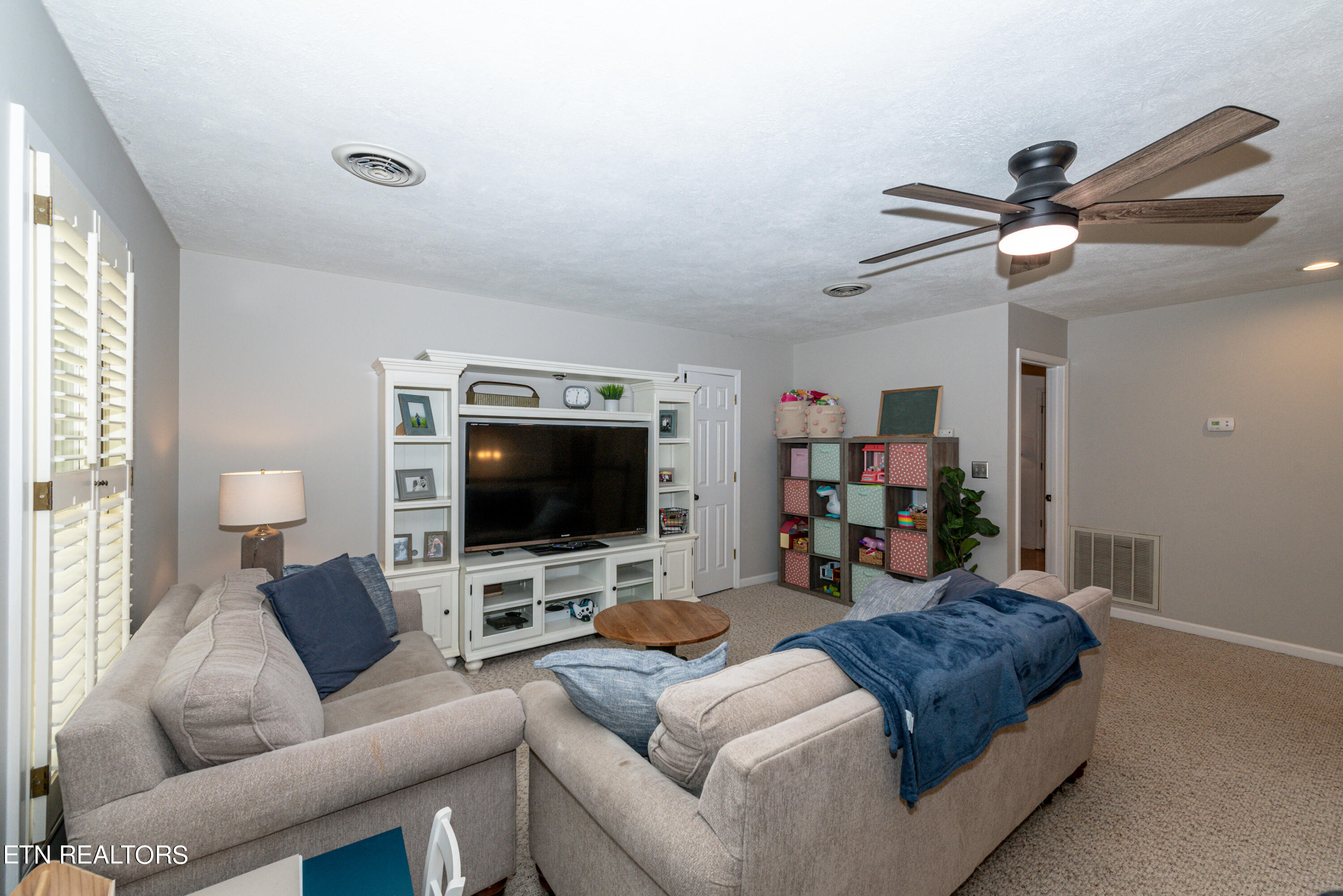 702 Knights Bridge Rd