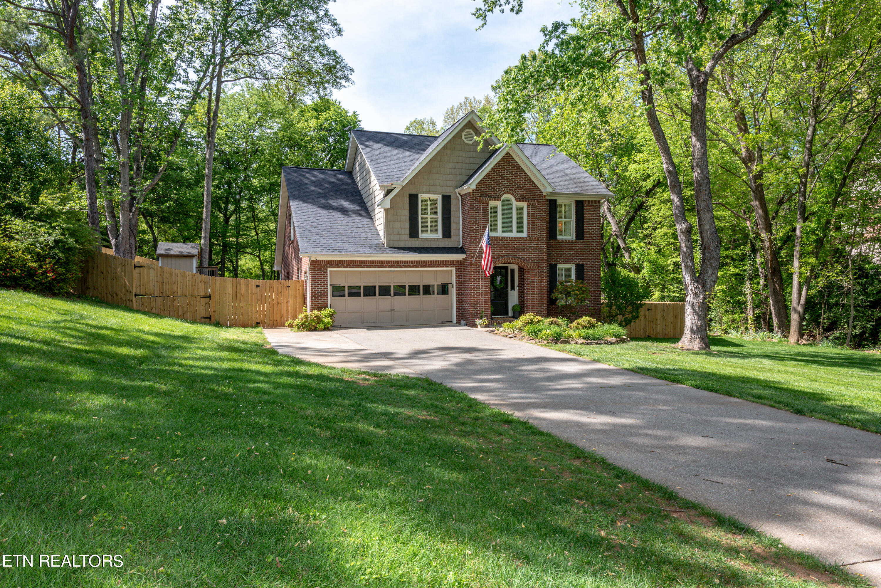 702 Knights Bridge Rd