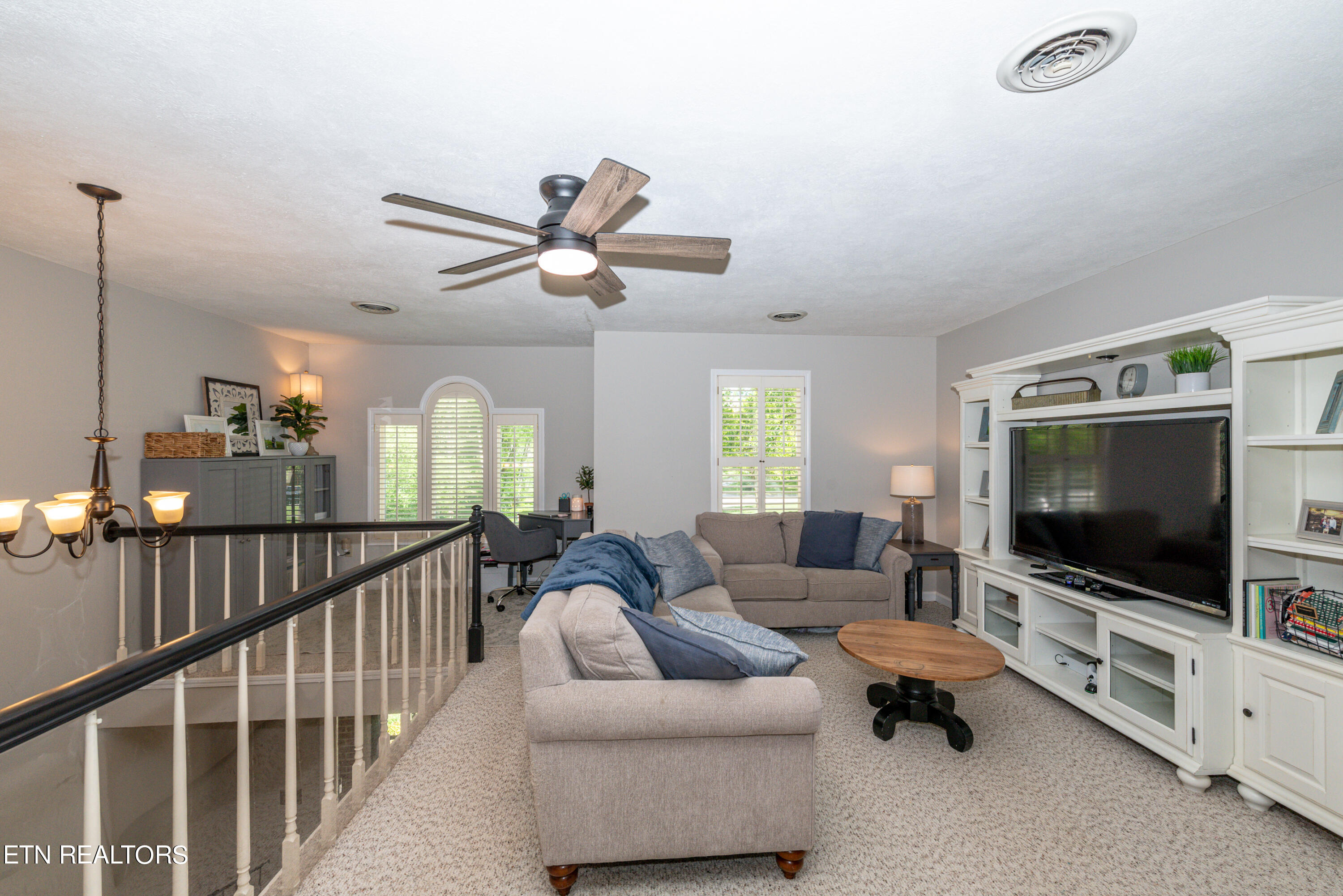 702 Knights Bridge Rd