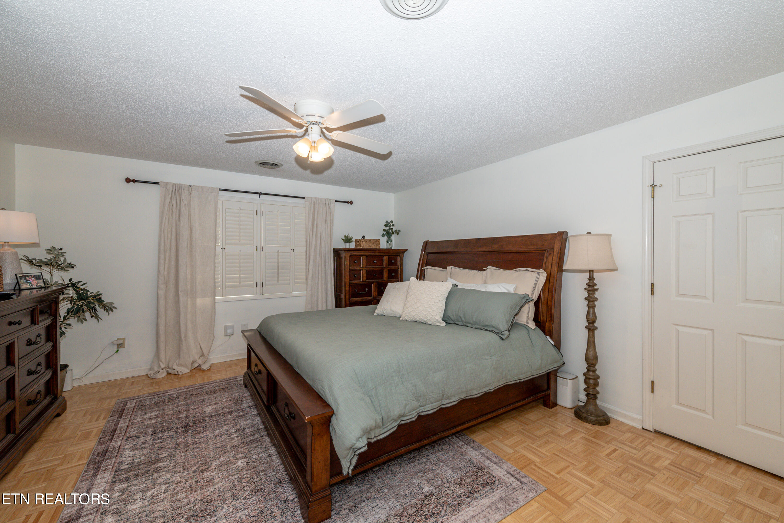 702 Knights Bridge Rd