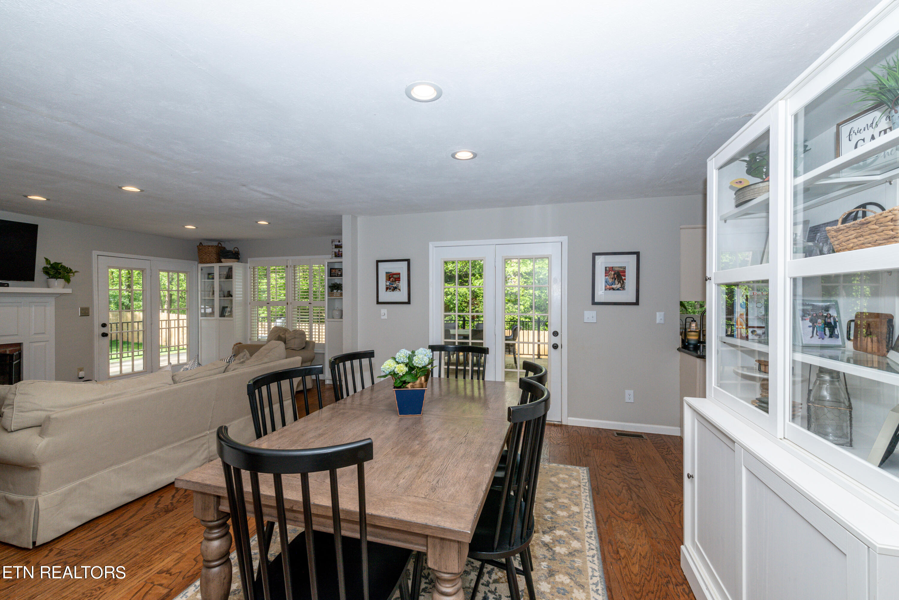 702 Knights Bridge Rd