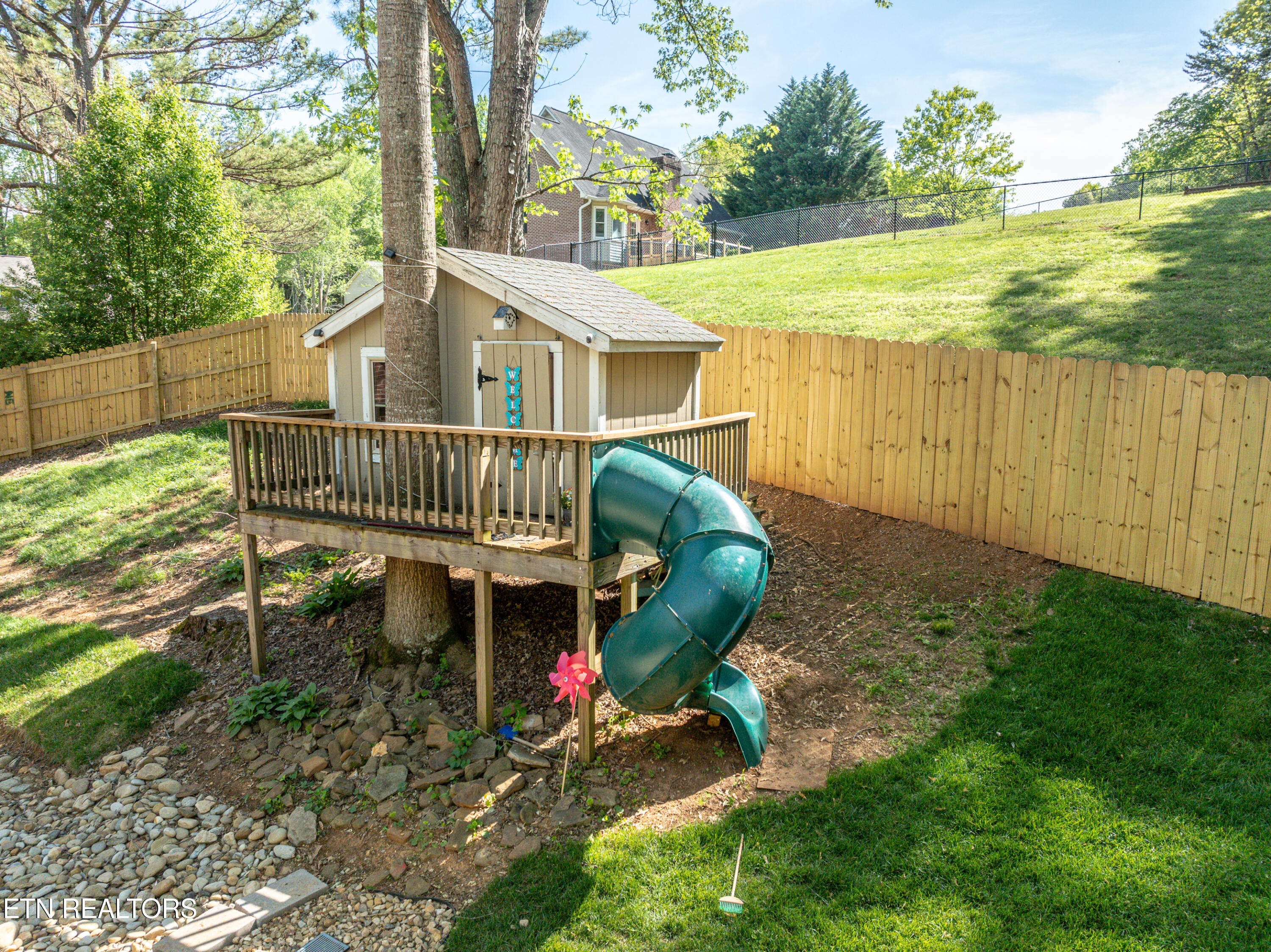 702 Knights Bridge Rd