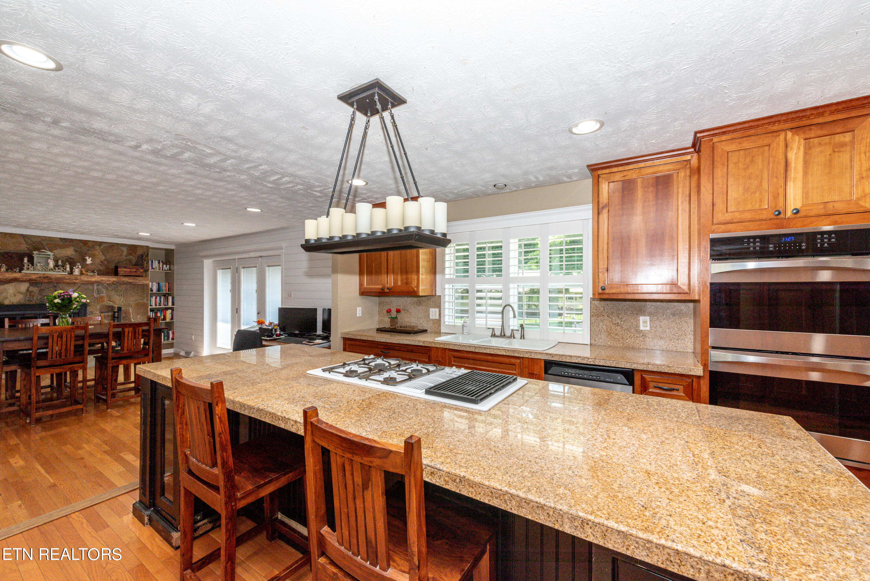 2210 Canterbury Circle