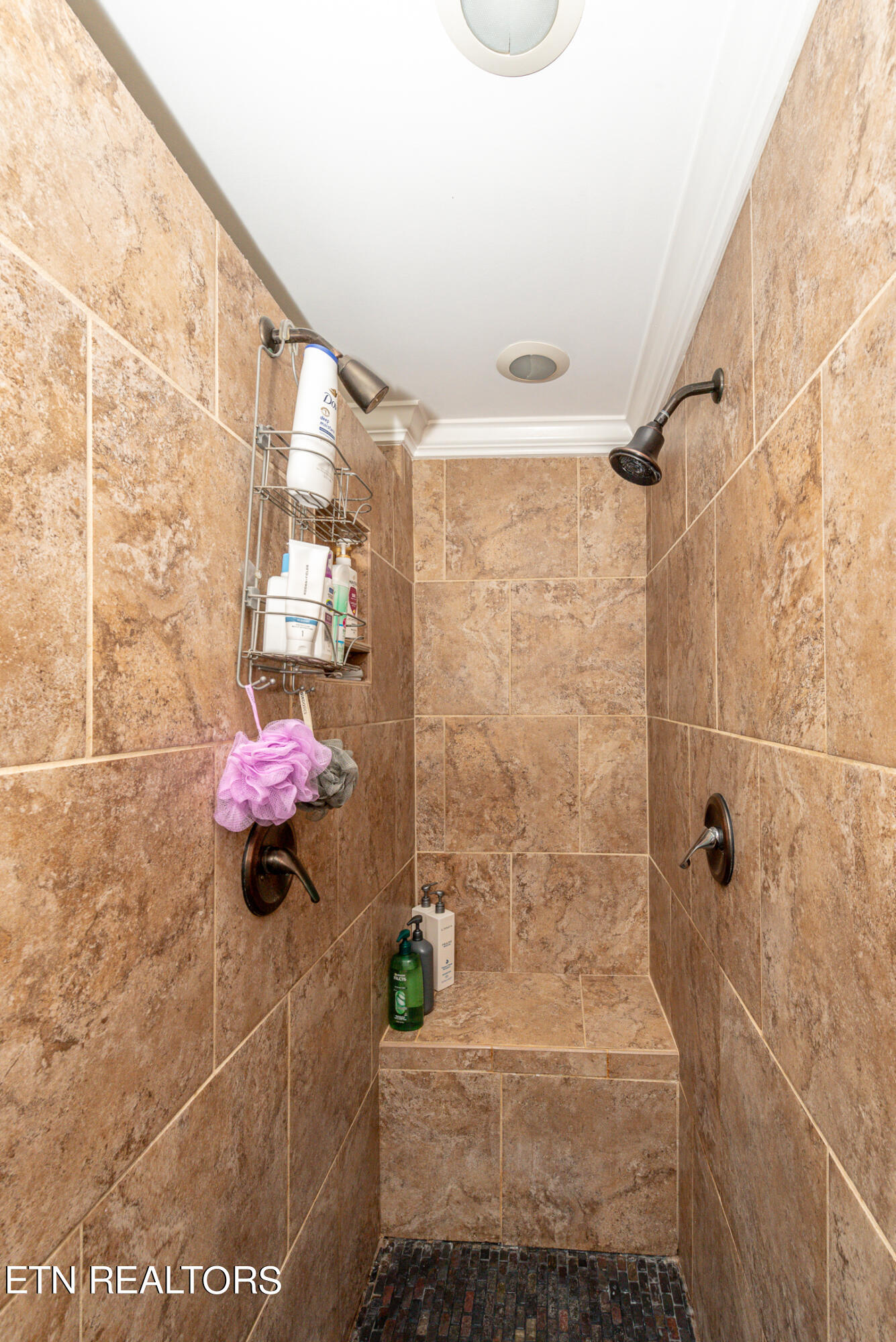 2210 Canterbury Circle