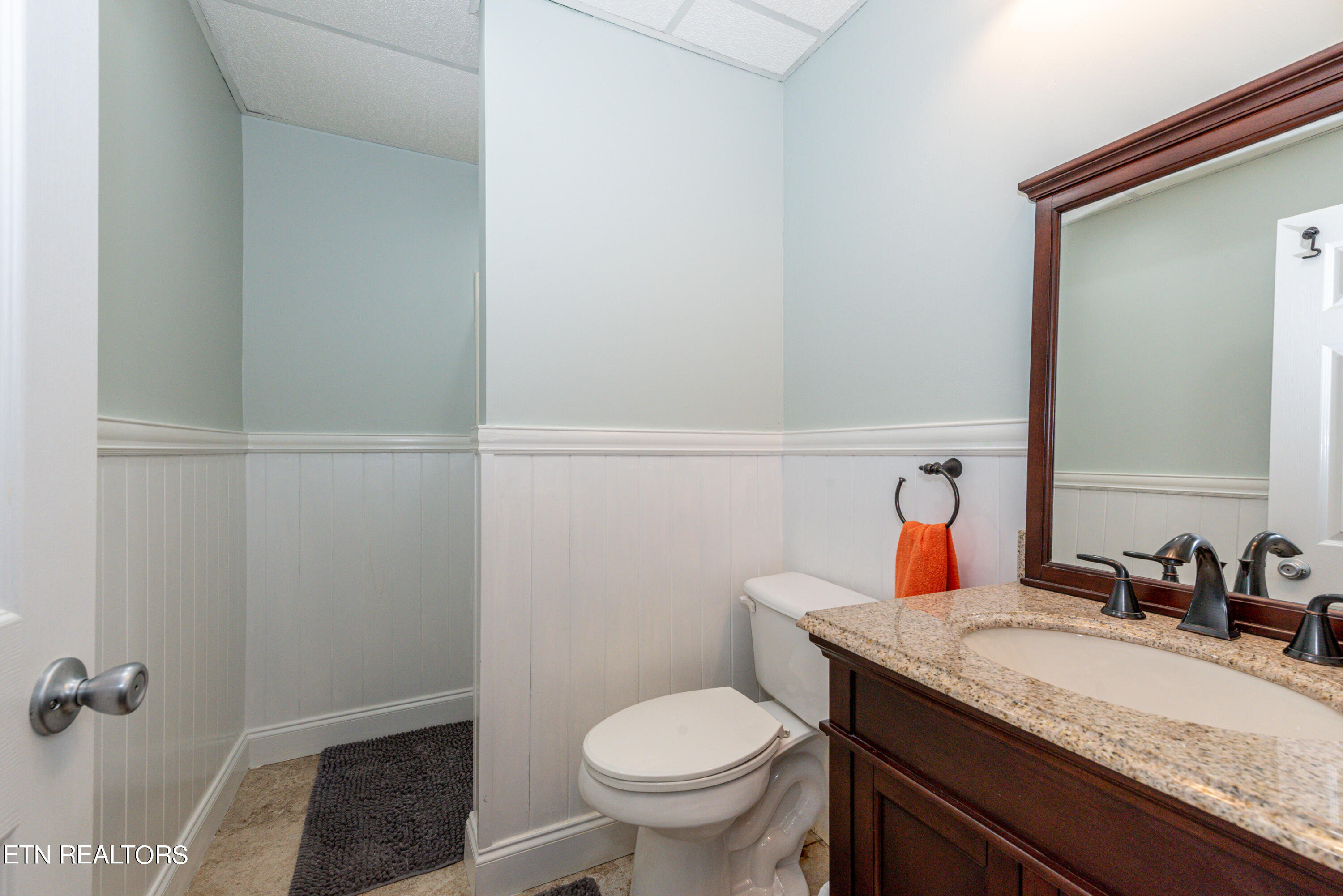 2210 Canterbury Circle