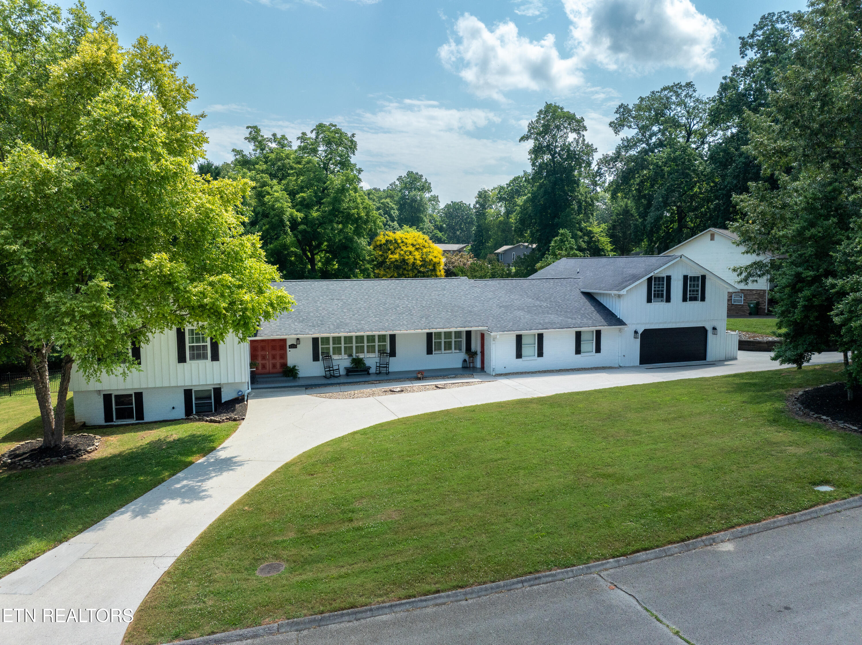 2210 Canterbury Circle