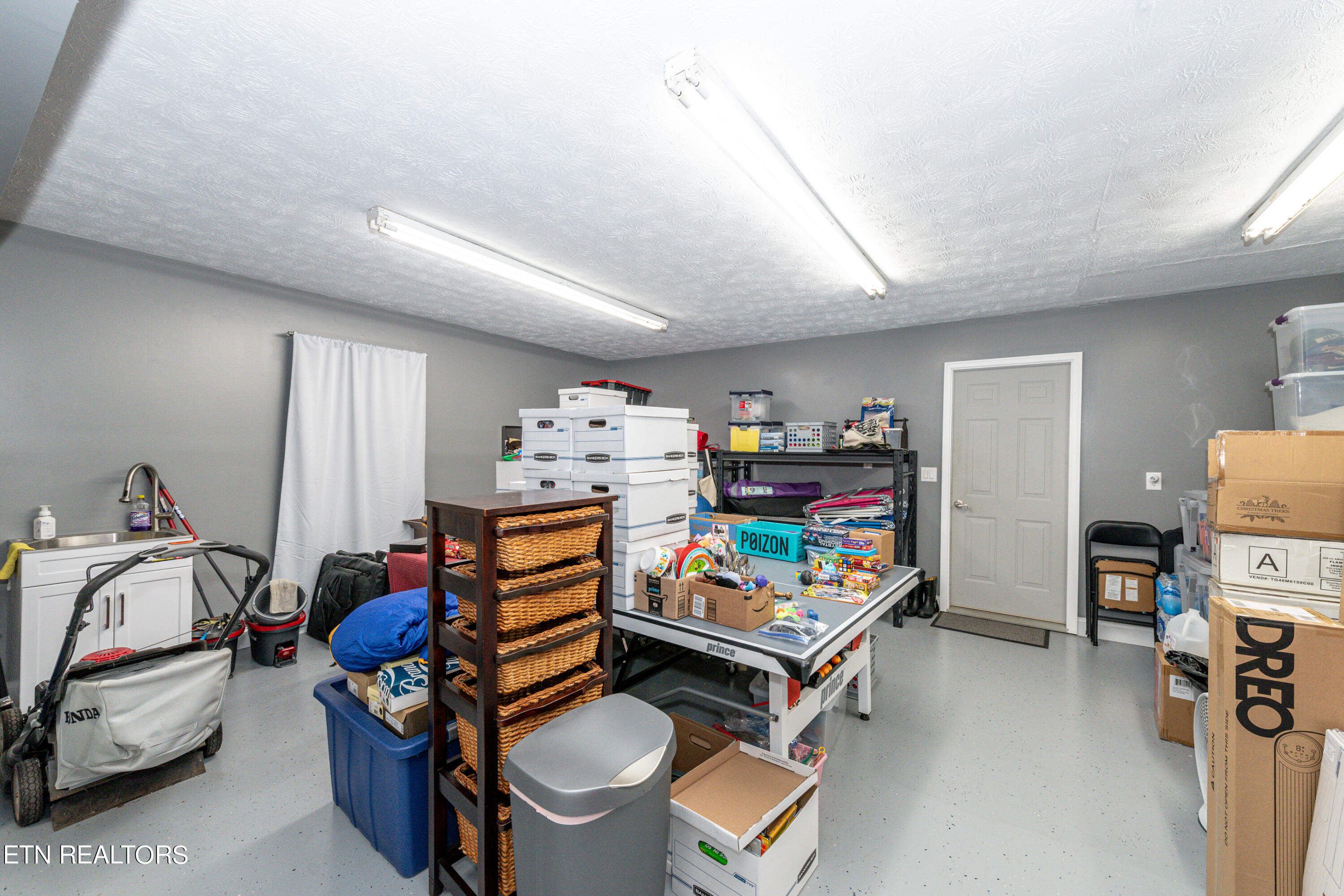 2210 Canterbury Circle