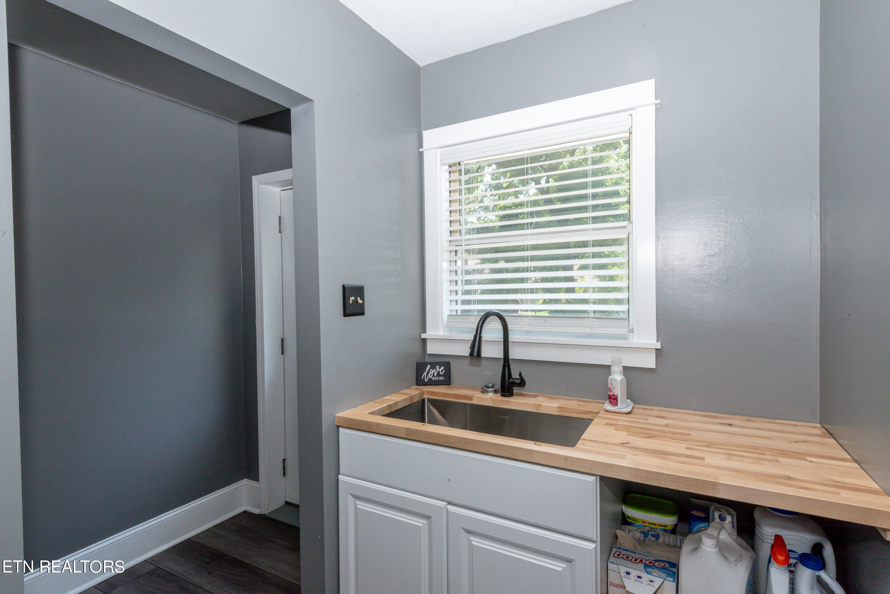 2210 Canterbury Circle