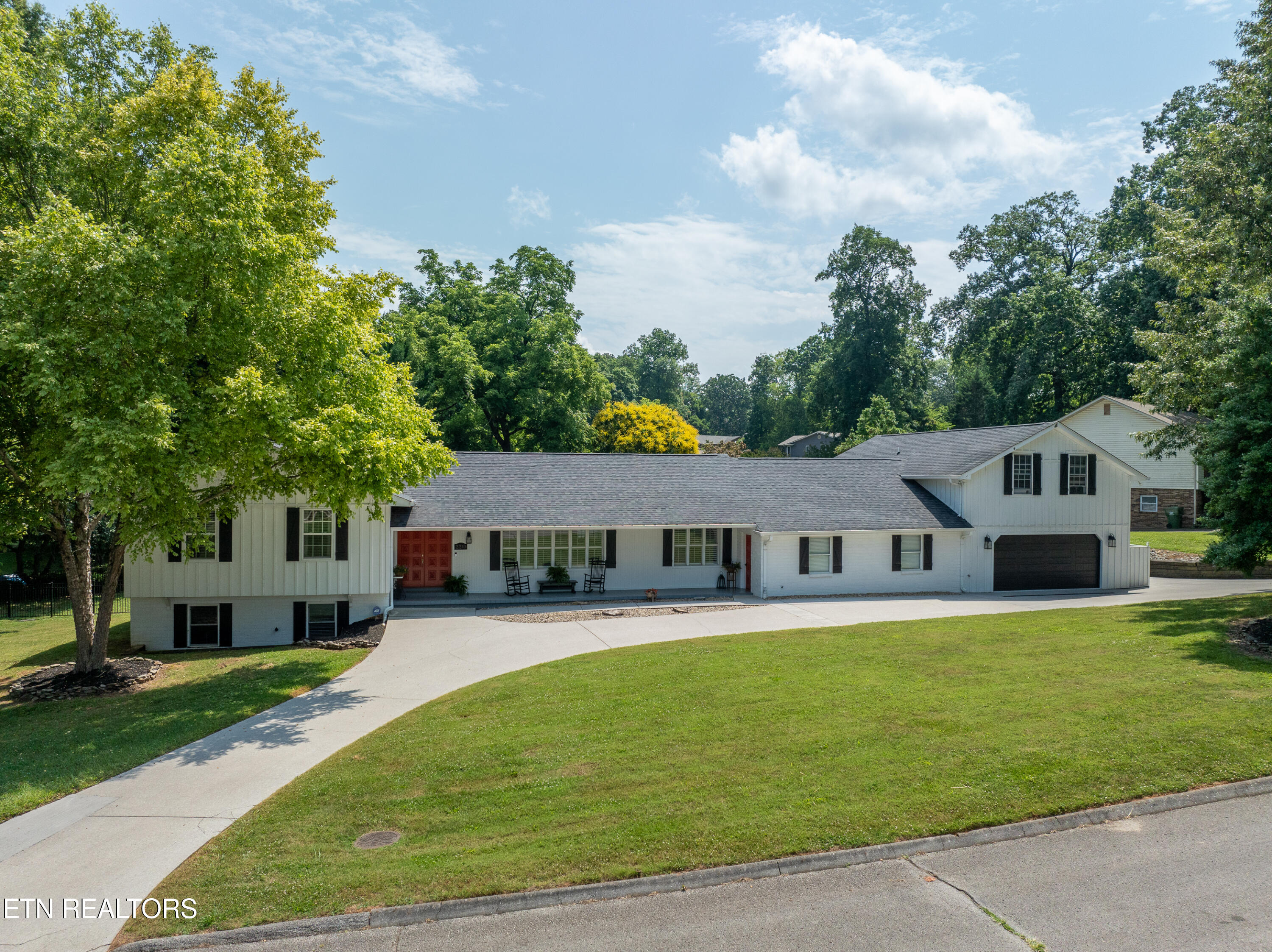 2210 Canterbury Circle