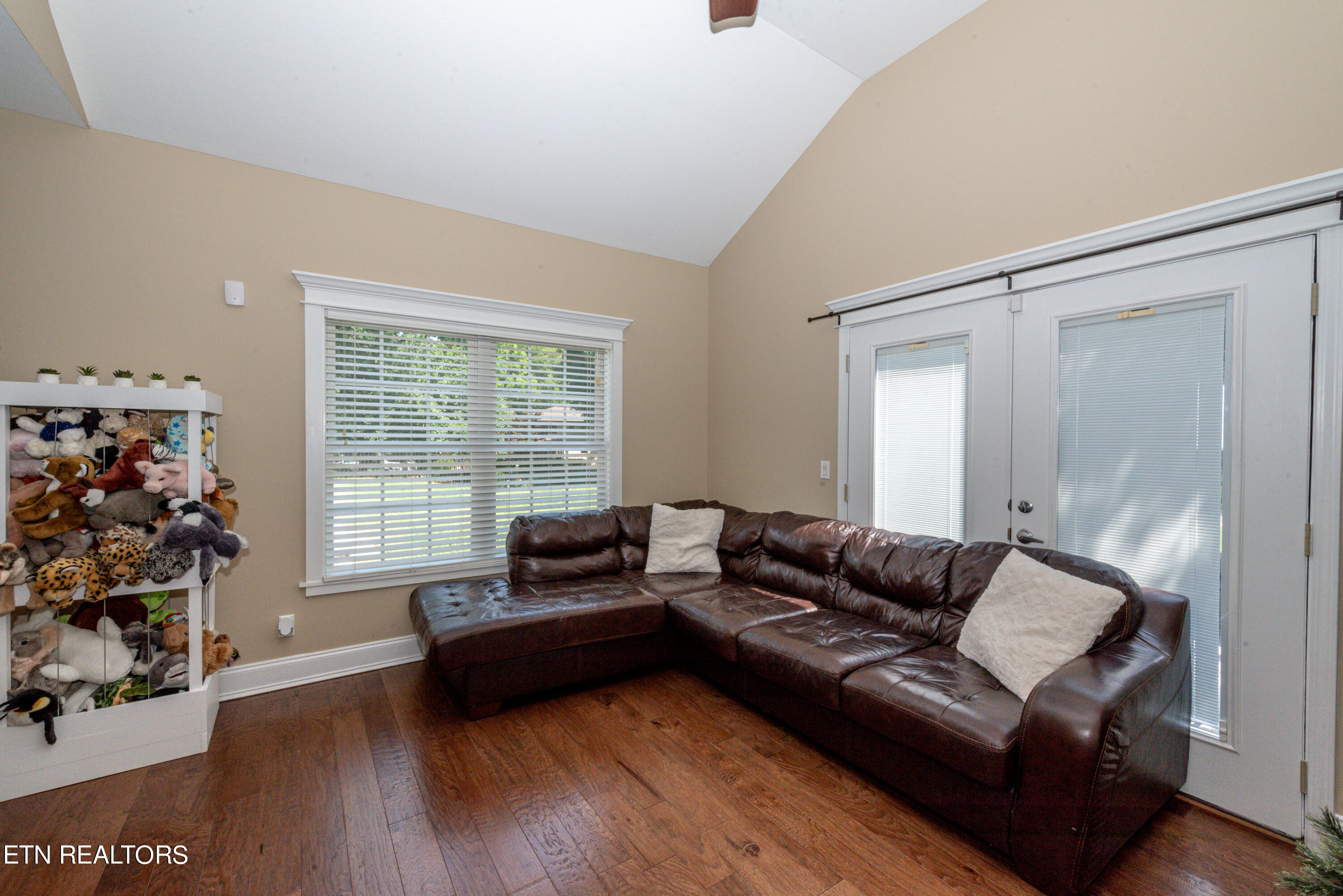 2210 Canterbury Circle