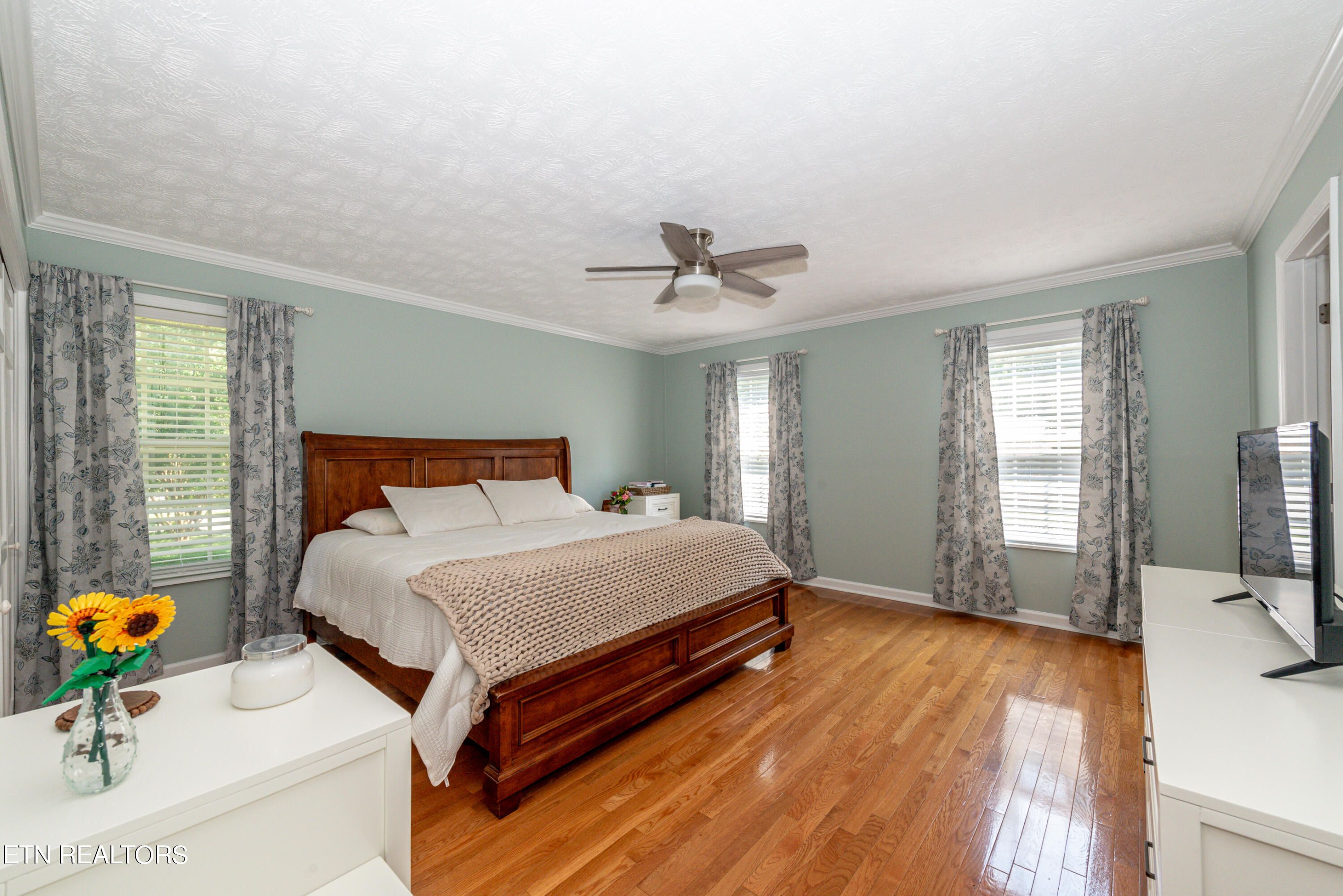 2210 Canterbury Circle