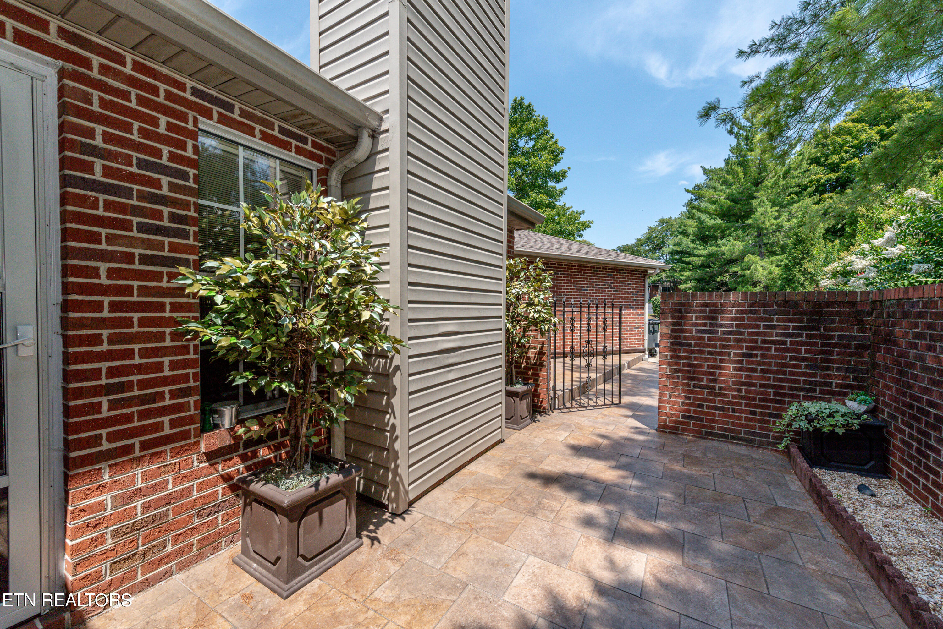 5000 Griffins Gate Lane