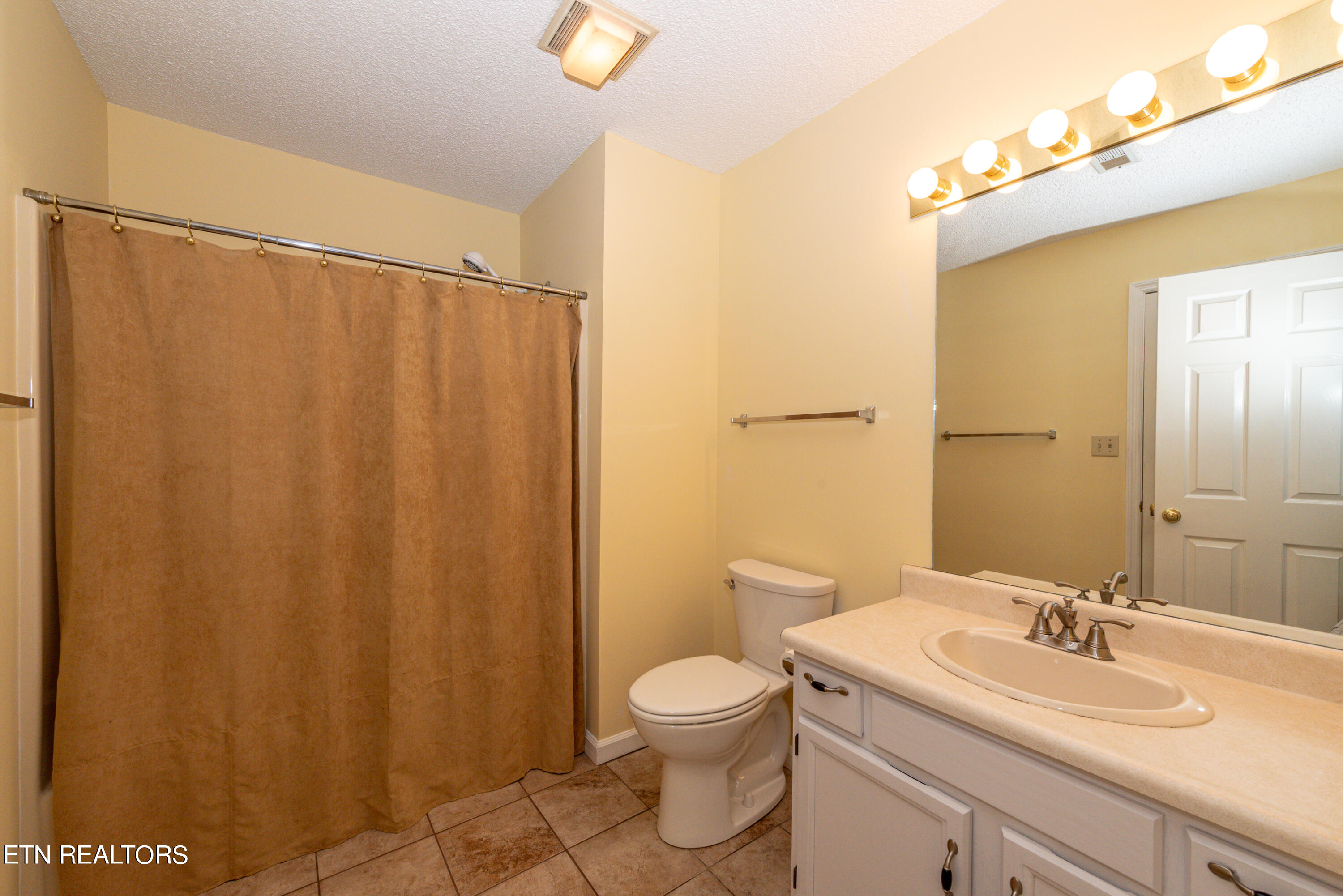 5000 Griffins Gate Lane