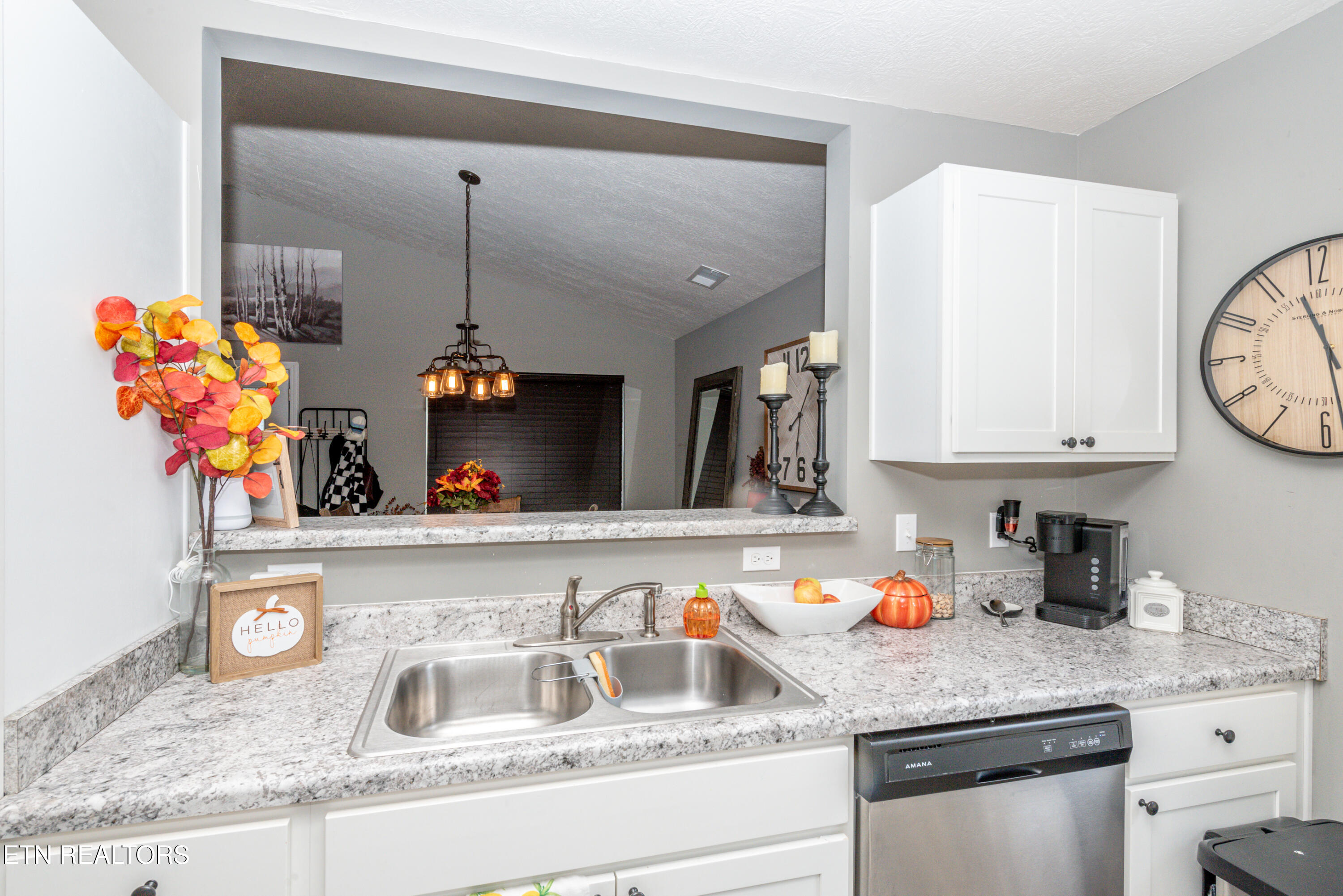 2105 Sunny Lane