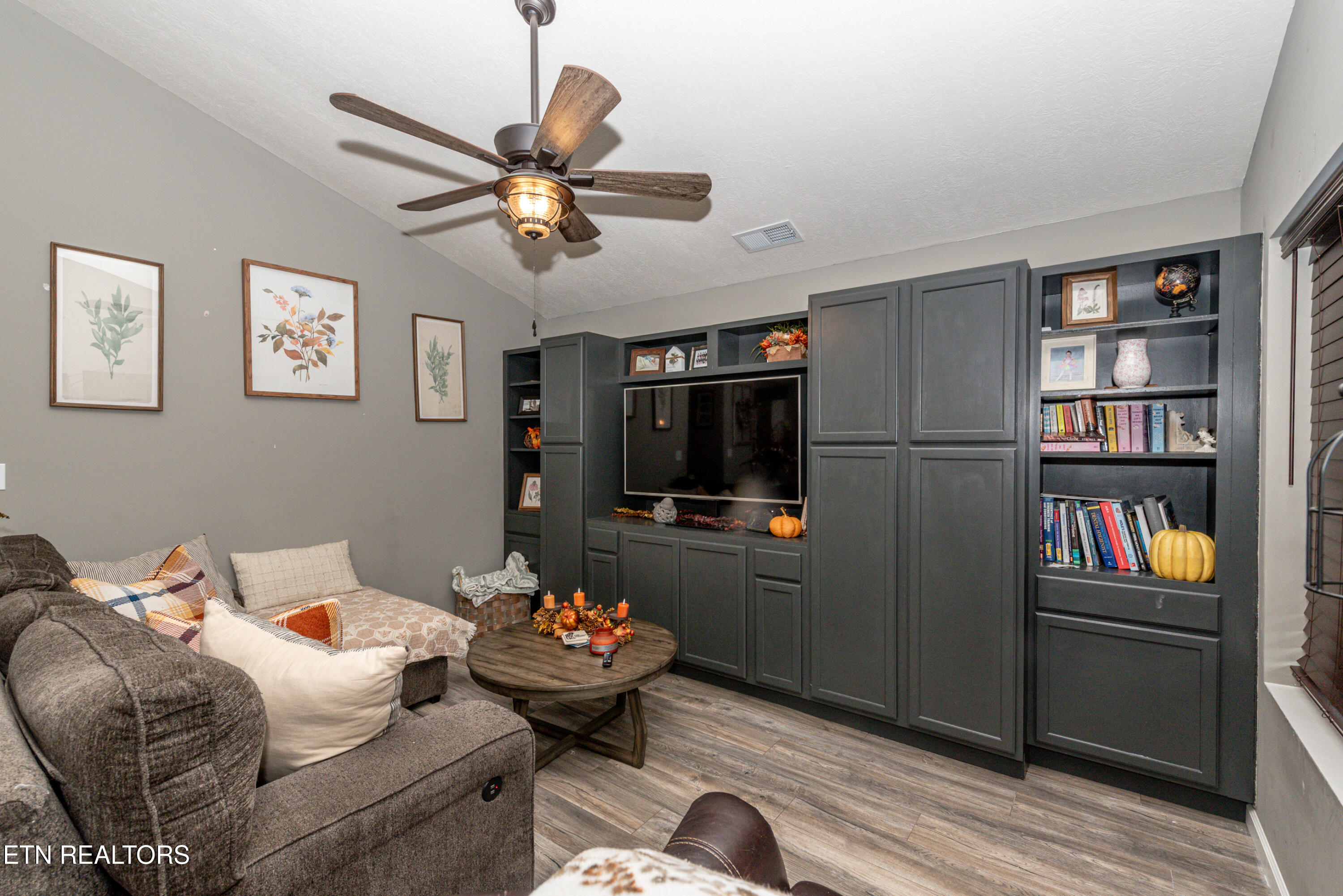 2105 Sunny Lane